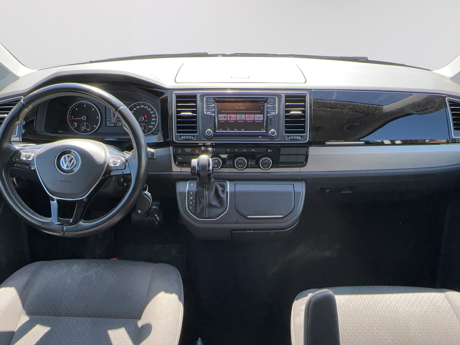 VW T6 California 2.0 TDI Beach Edition-image-8
