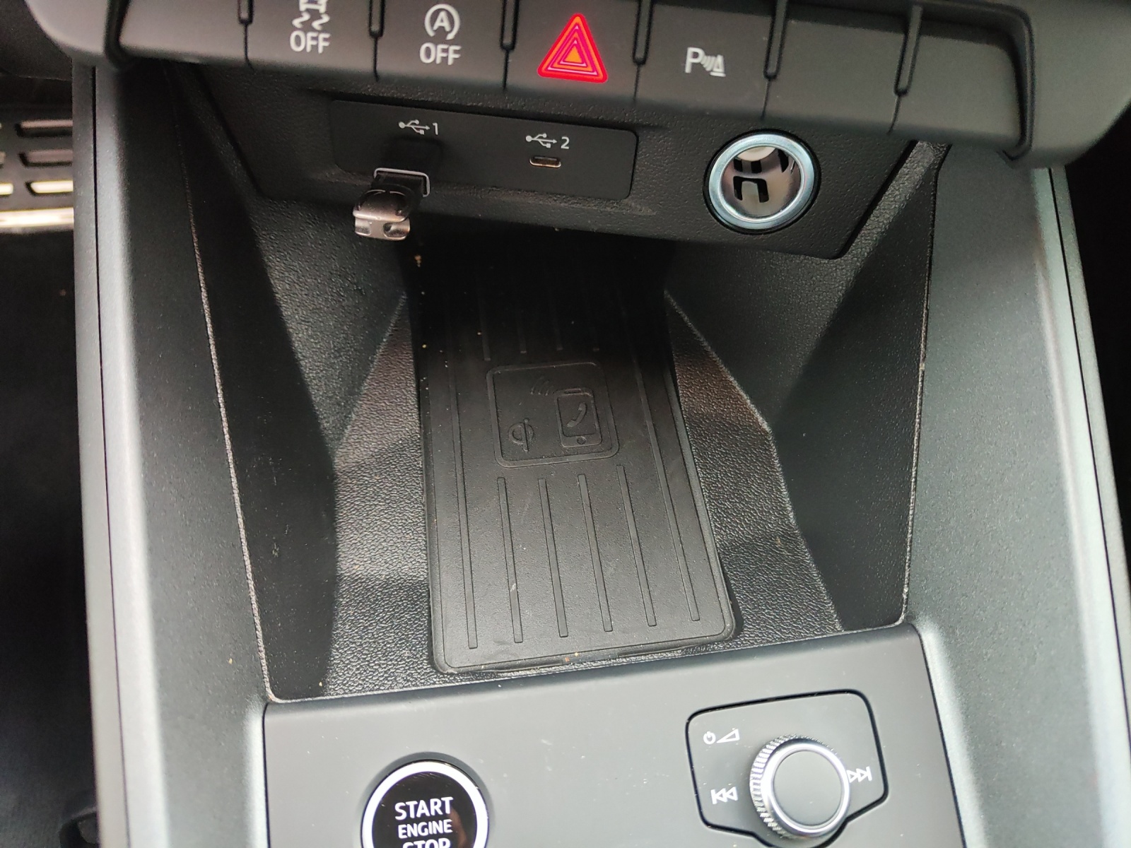AUDI A1 Sportback 30 TFSI Attraction S-tronic-image-14