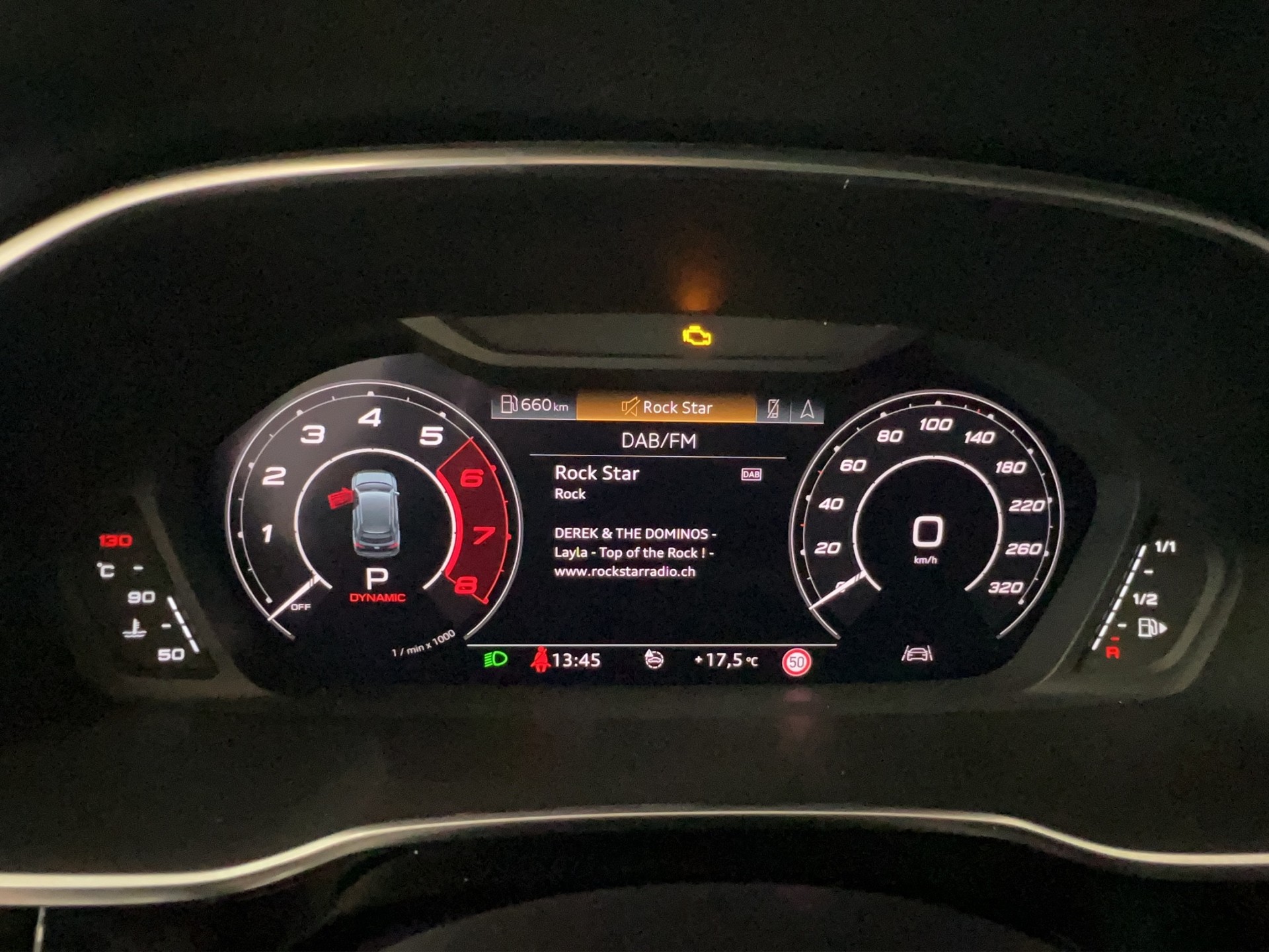 AUDI RS Q3 2.5 TFSI quattro S tronic-image-6