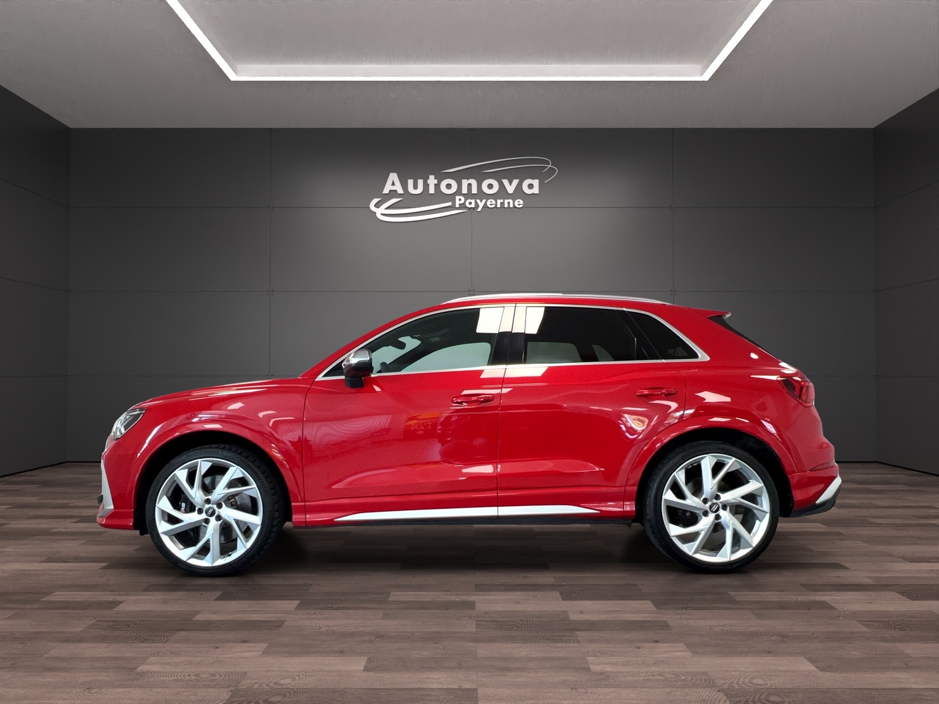 AUDI RS Q3 2.5 TFSI quattro S tronic-image-2