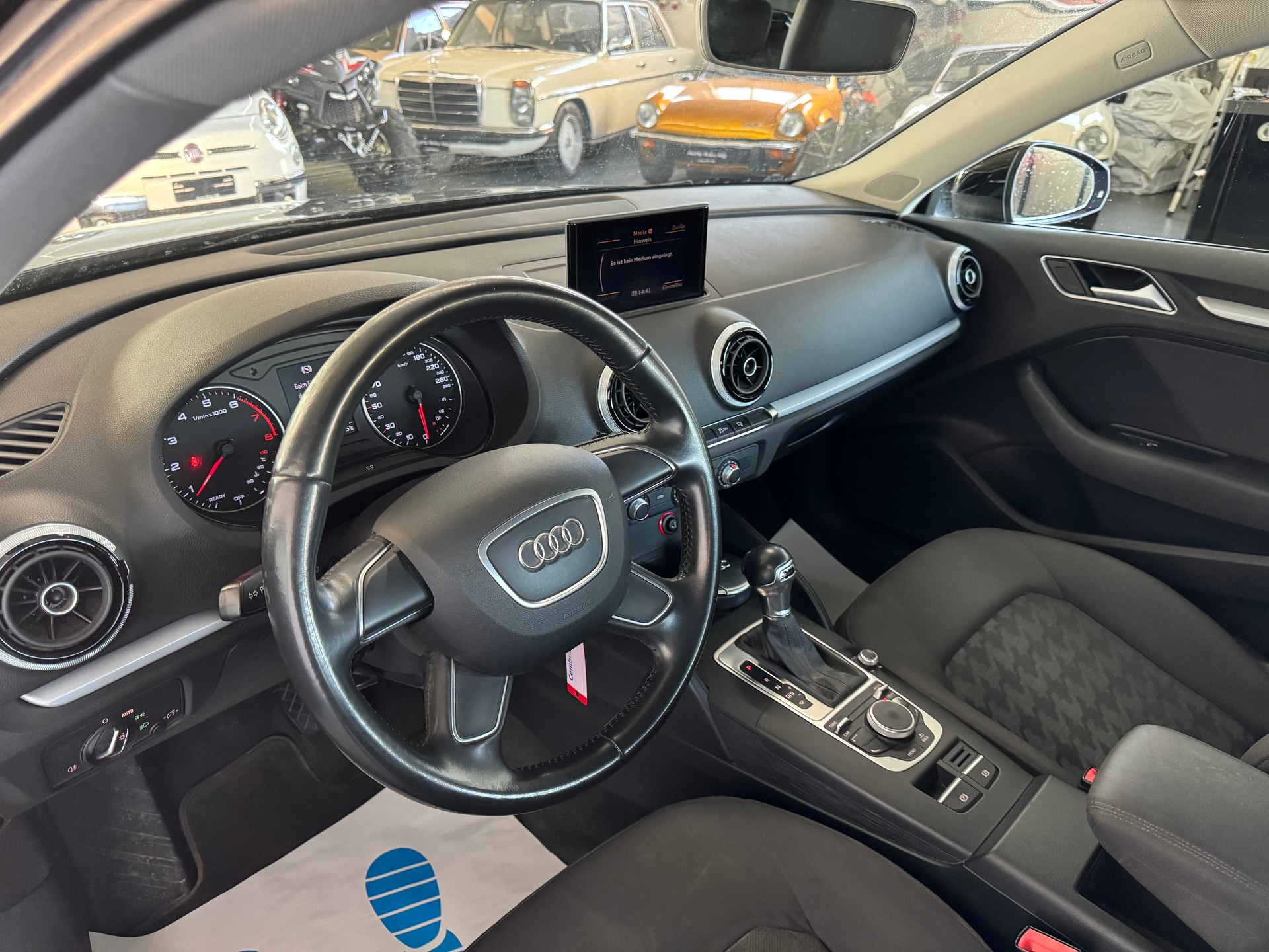 AUDI A3 Sportback 1.4 TFSI Ambition-image-11