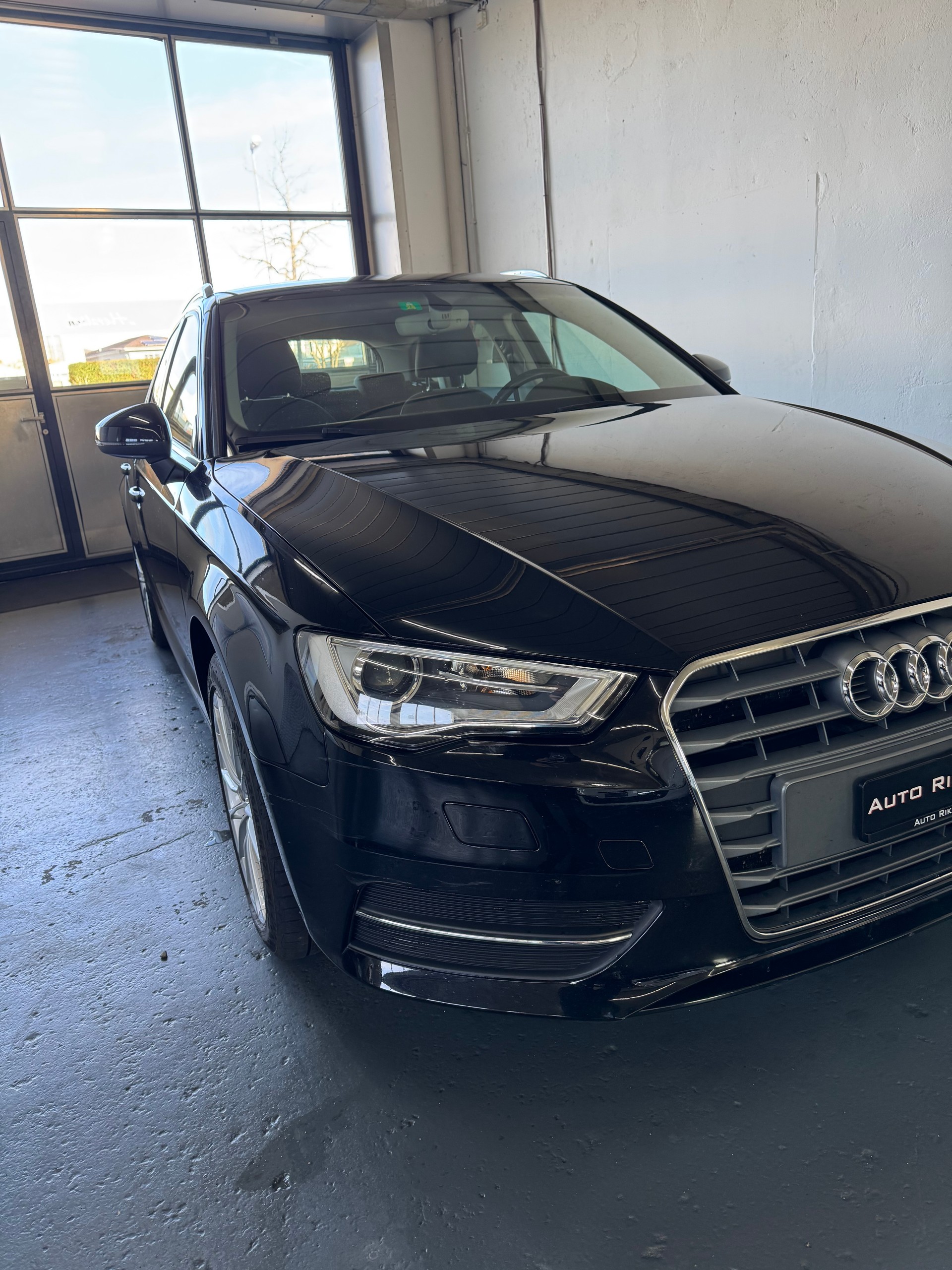 AUDI A3 Sportback 1.4 TFSI Ambition-image-2