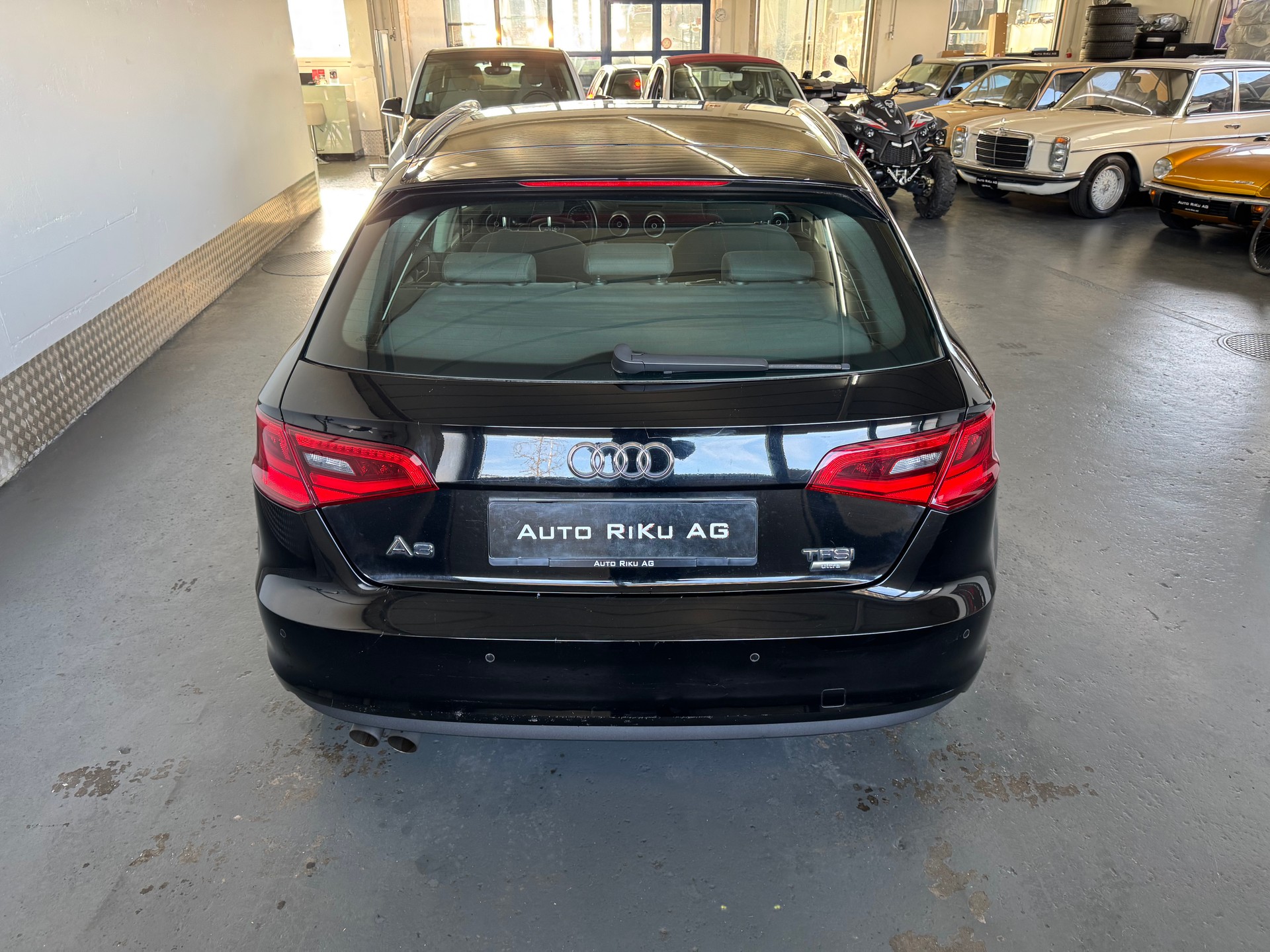 AUDI A3 Sportback 1.4 TFSI Ambition-image-9