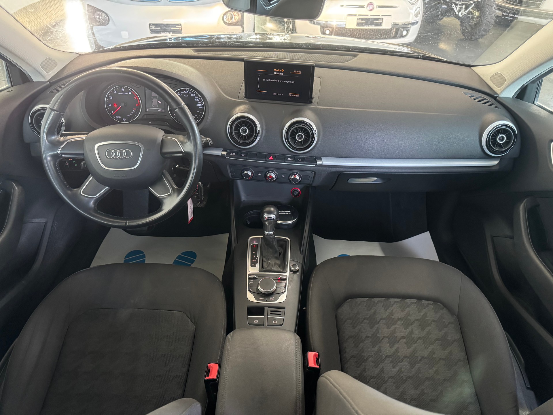AUDI A3 Sportback 1.4 TFSI Ambition-image-13