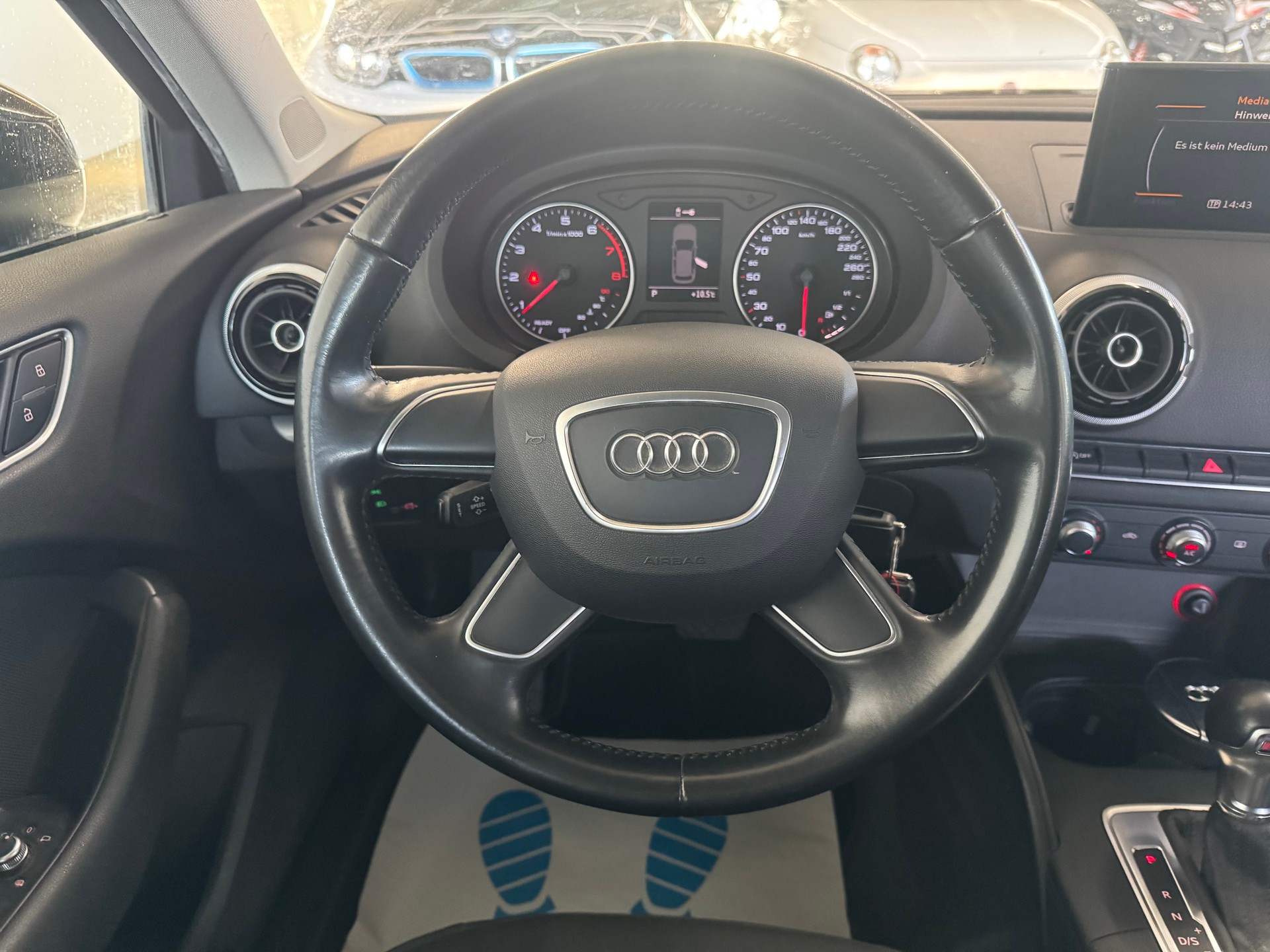 AUDI A3 Sportback 1.4 TFSI Ambition-image-15