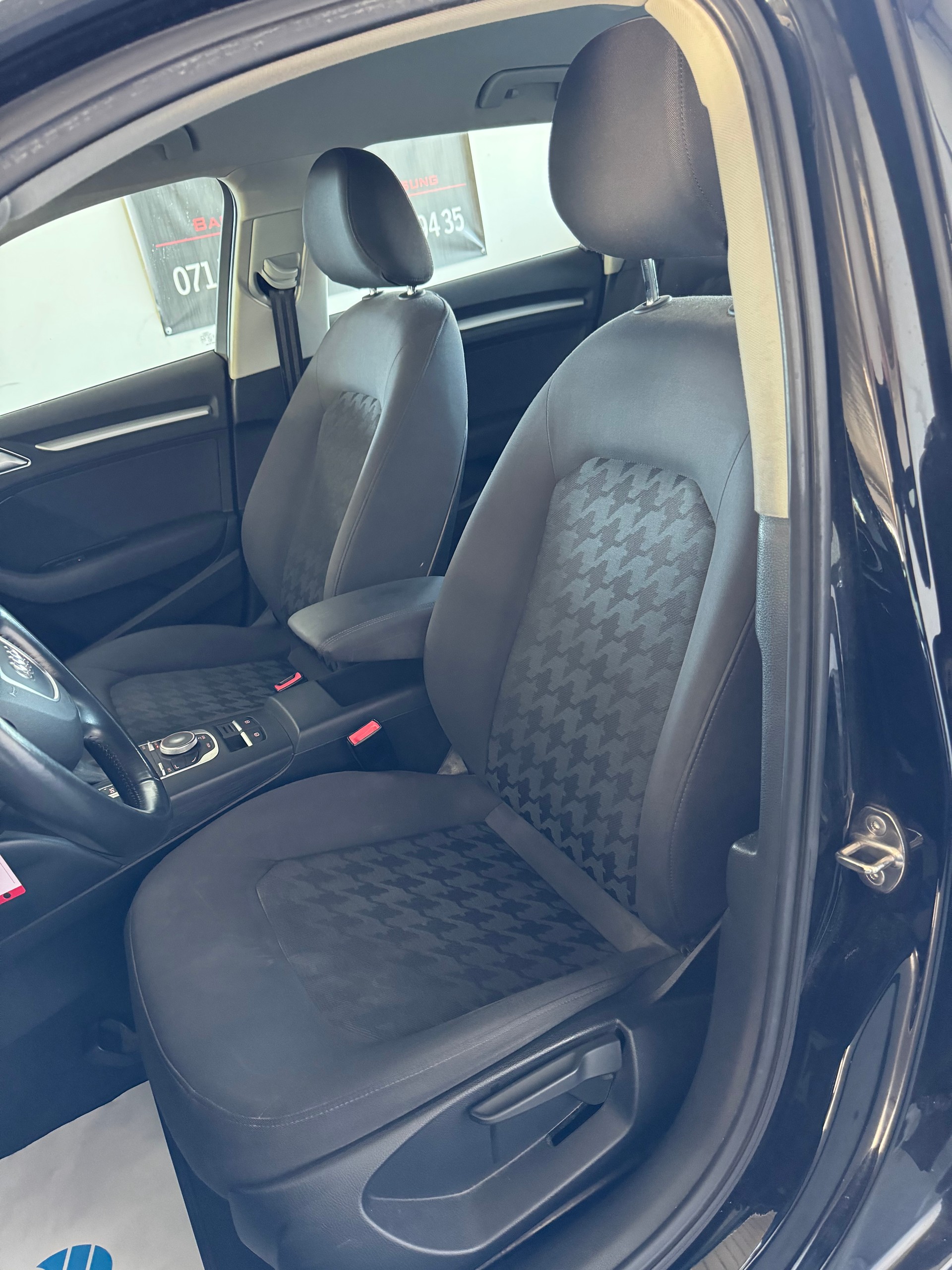 AUDI A3 Sportback 1.4 TFSI Ambition-image-12