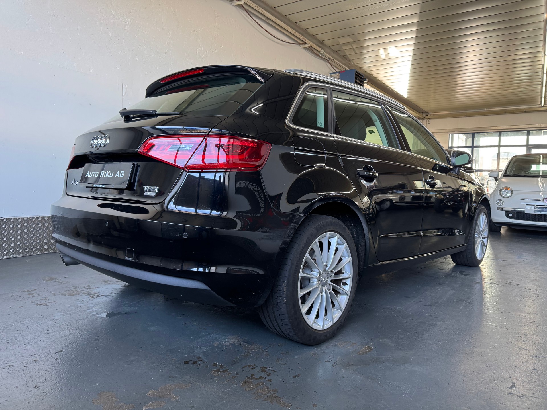 AUDI A3 Sportback 1.4 TFSI Ambition-image-8