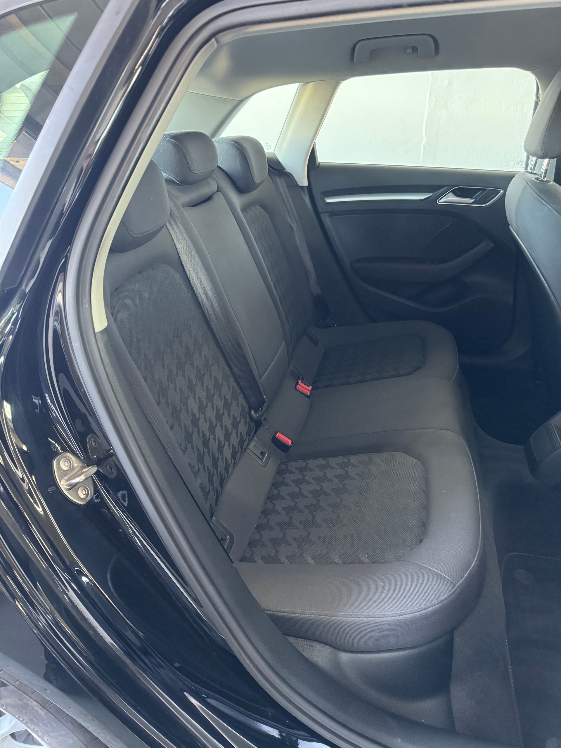 AUDI A3 Sportback 1.4 TFSI Ambition-image-19