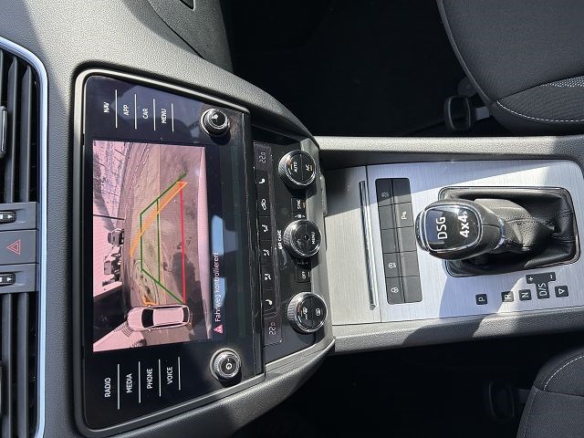 SKODA Octavia Combi 2.0 TDI Ambition 4x4-image-10