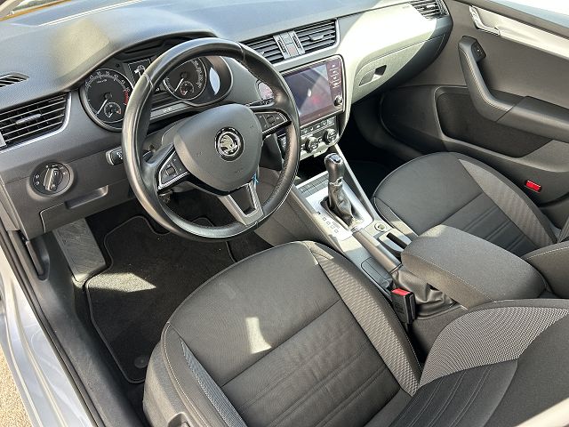 SKODA Octavia Combi 2.0 TDI Ambition 4x4-image-6