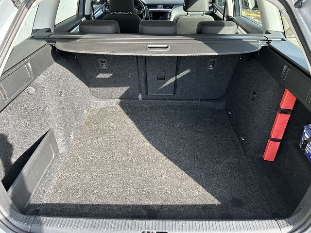 SKODA Octavia Combi 2.0 TDI Ambition 4x4-image-6
