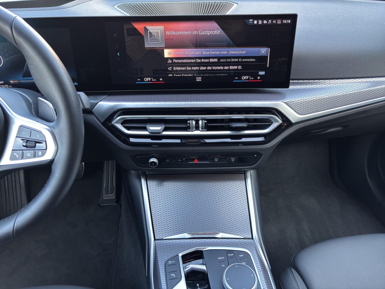 BMW 320d xDrive Touring M Sport-image-11
