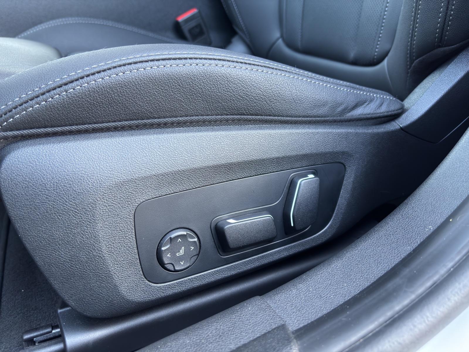 BMW 320d xDrive Touring M Sport-image-17