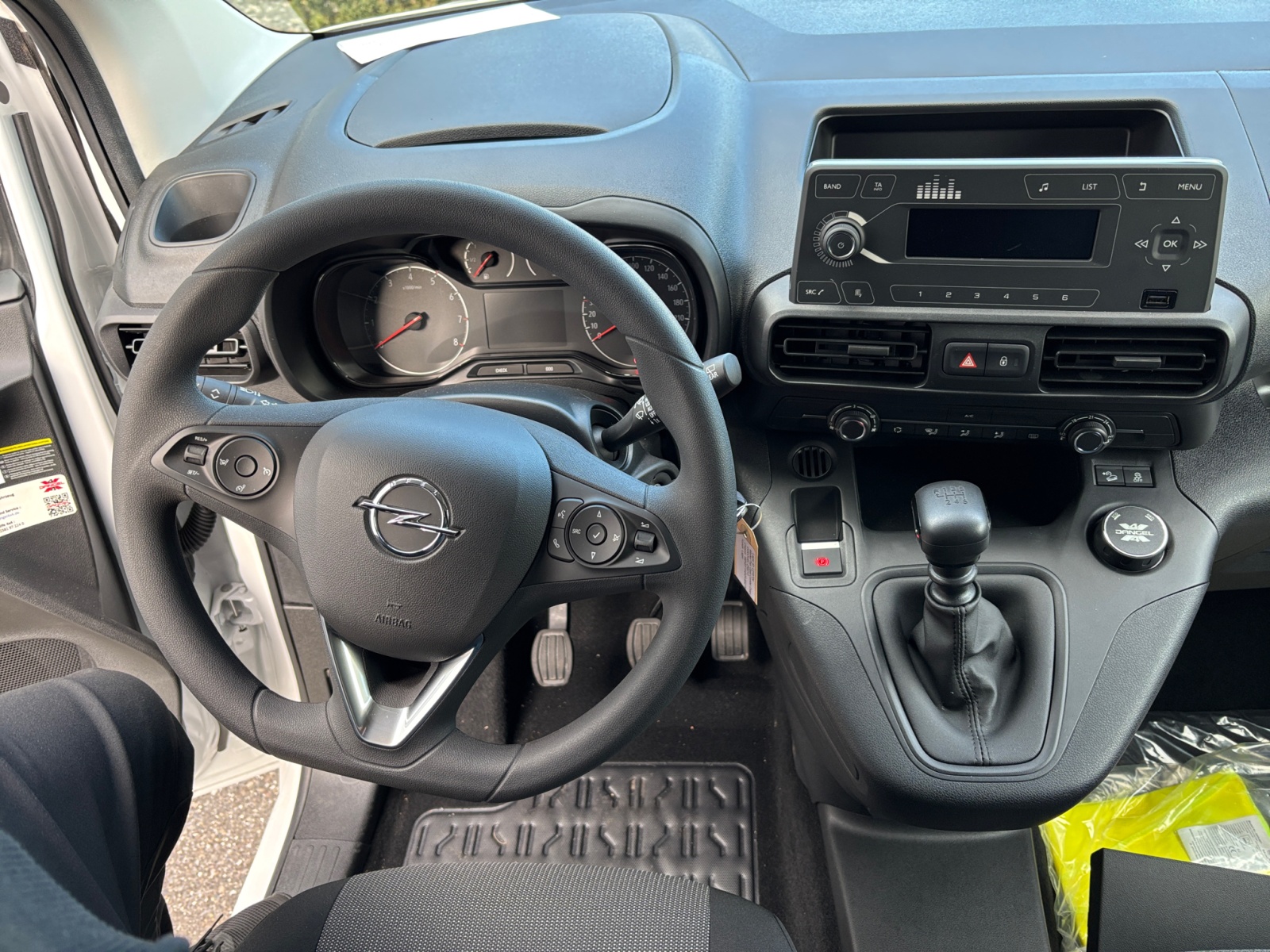 OPEL Combo Cargo 1.5  s/s 4x4-image-9