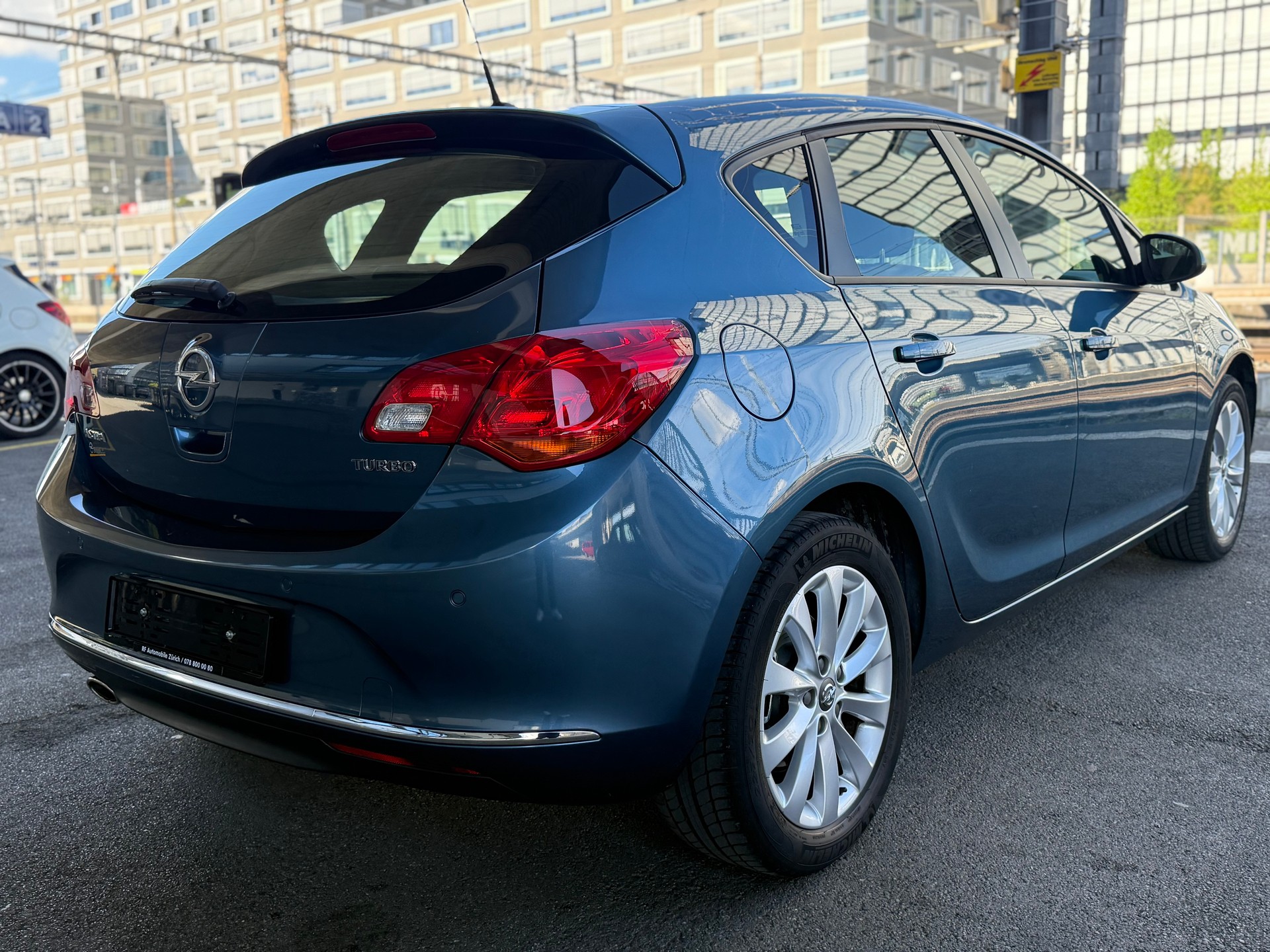 OPEL Astra 1.6i 16V Turbo Anniversary Edition-image-5