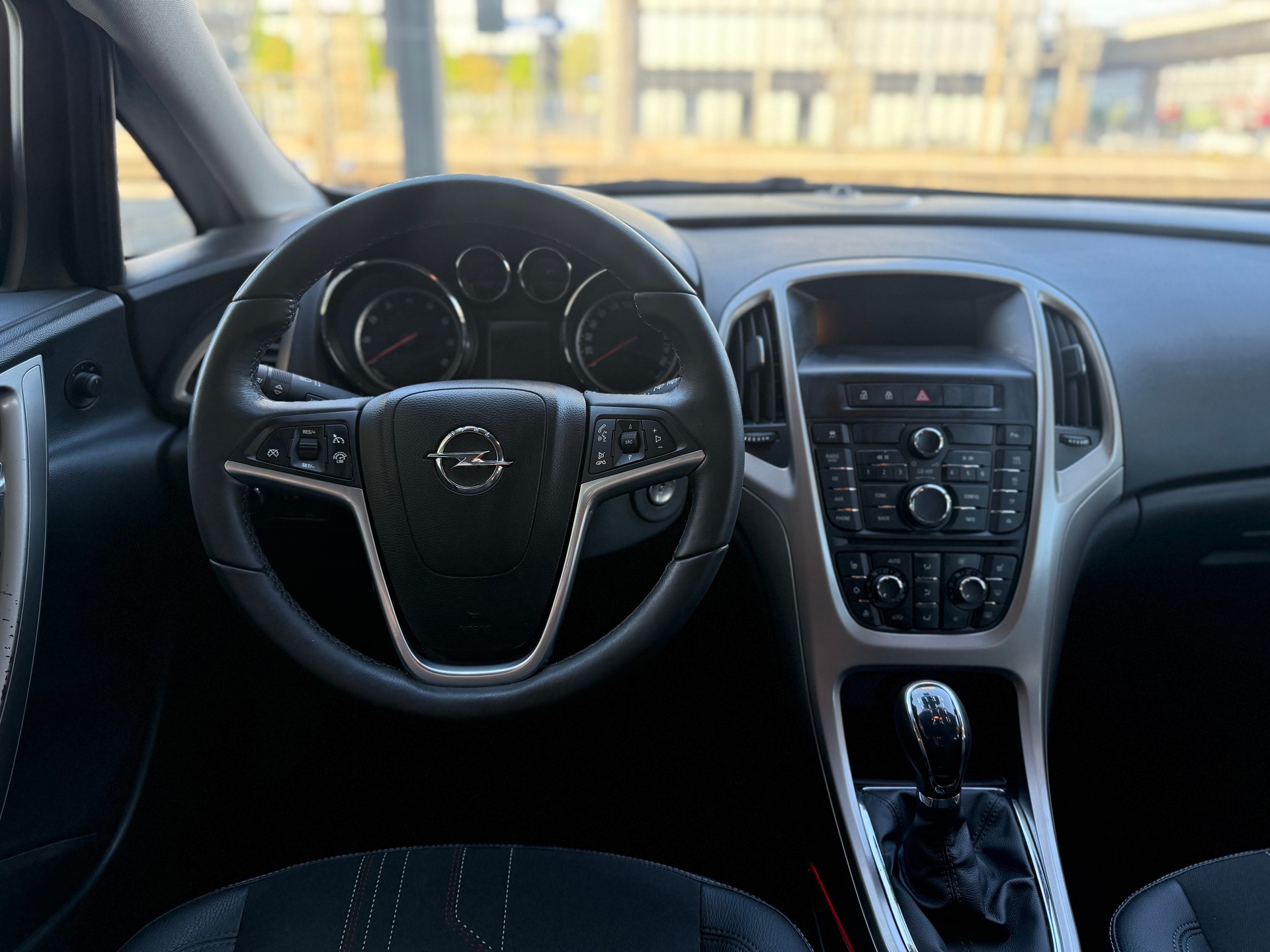 OPEL Astra 1.6i 16V Turbo Anniversary Edition-image-10