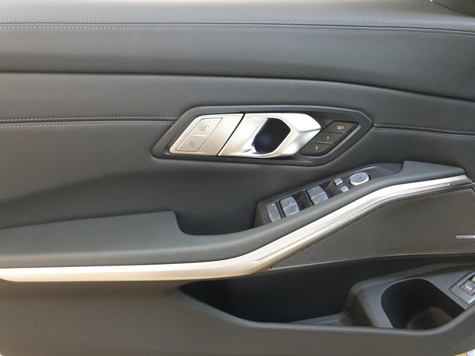 BMW M3 Competition xDrive-image-9