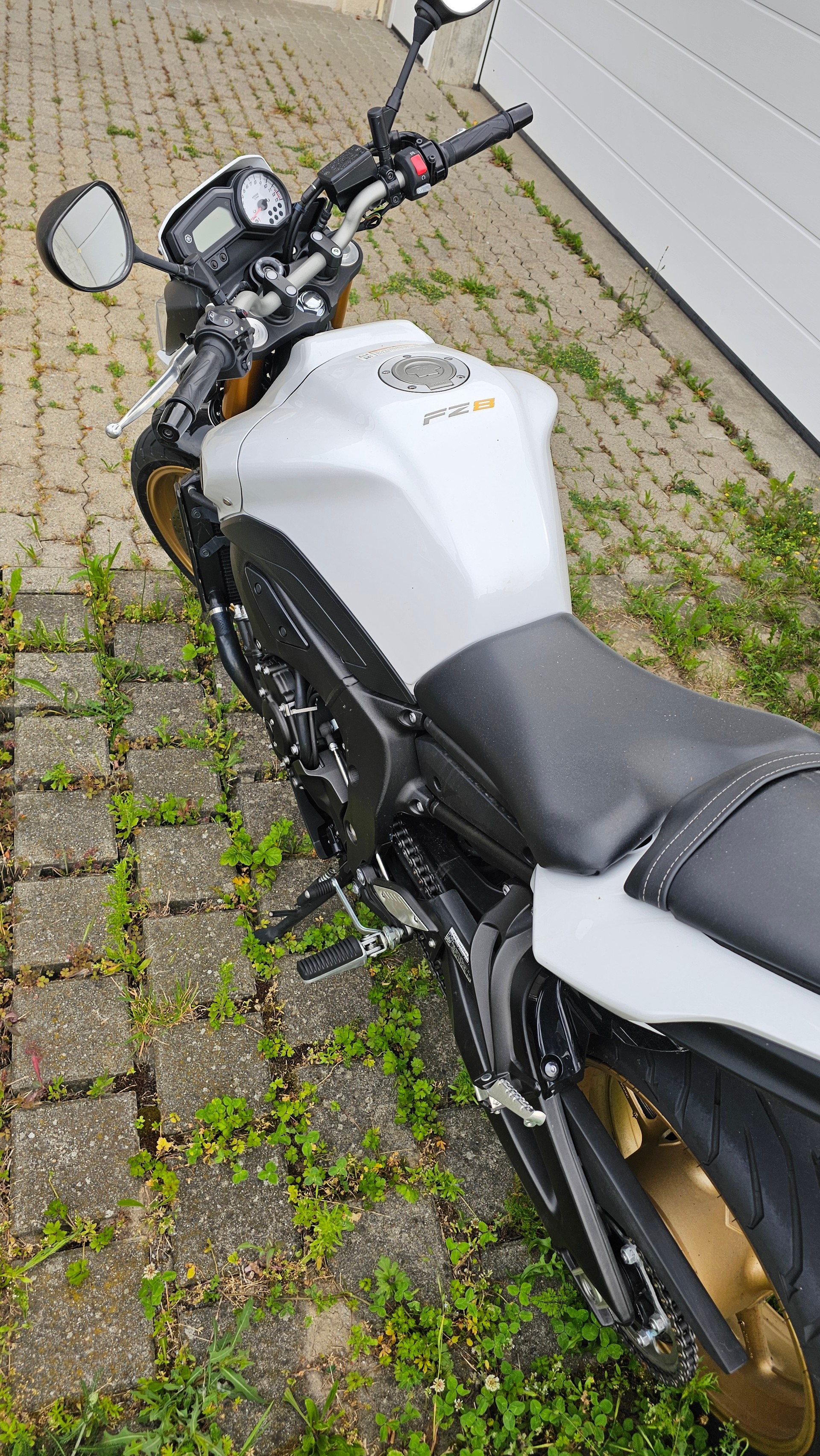 YAMAHA FZ8 N ABS-image-2