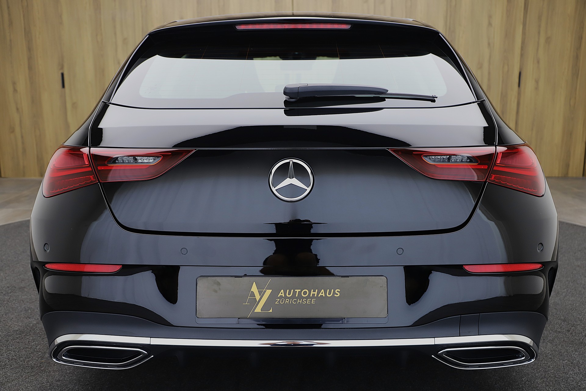 MERCEDES-BENZ CLA Shooting Brake 200 7G-DCT AMG Line-image-3