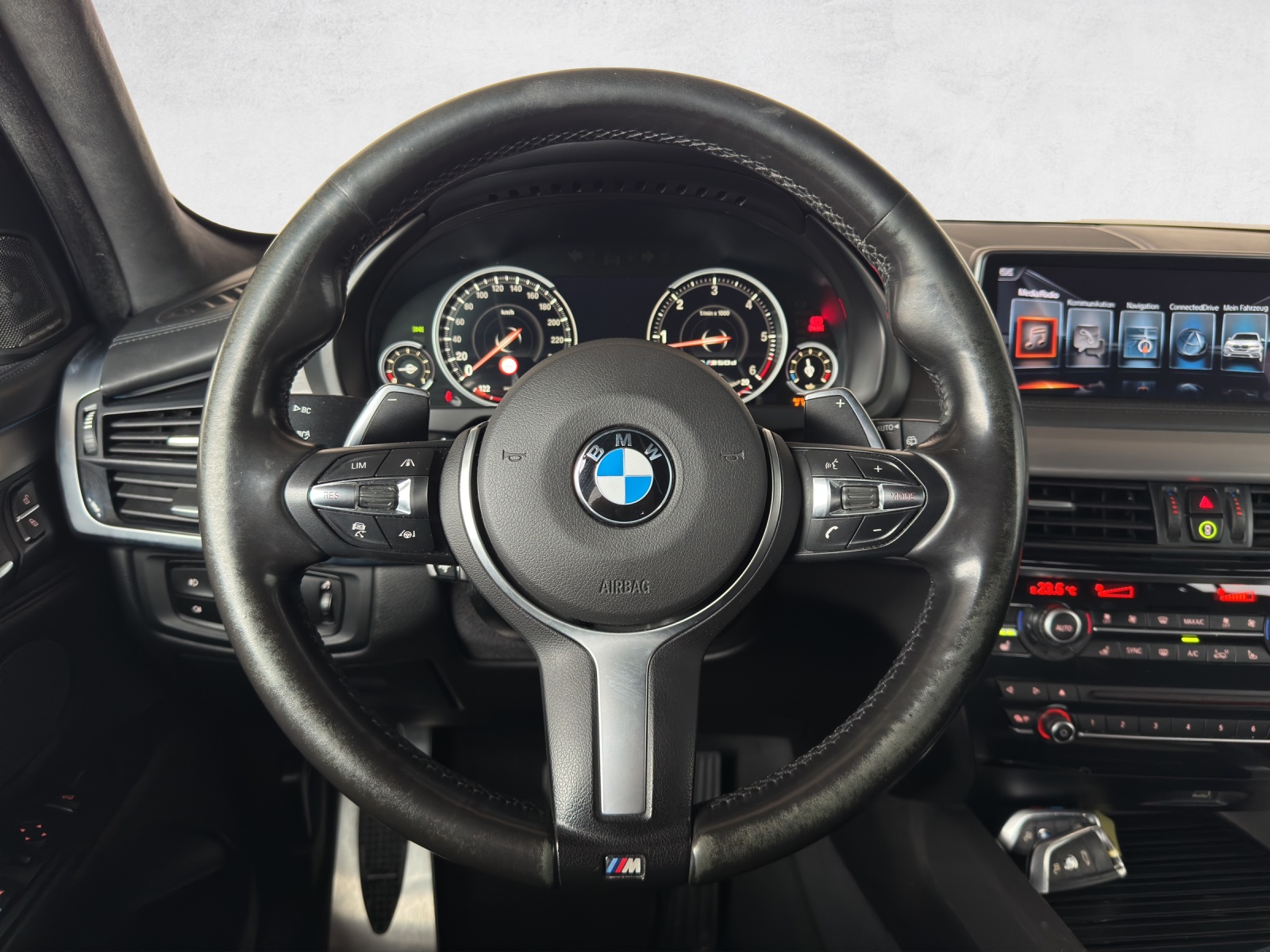 BMW X5 xDrive M50d Steptronic-image-10