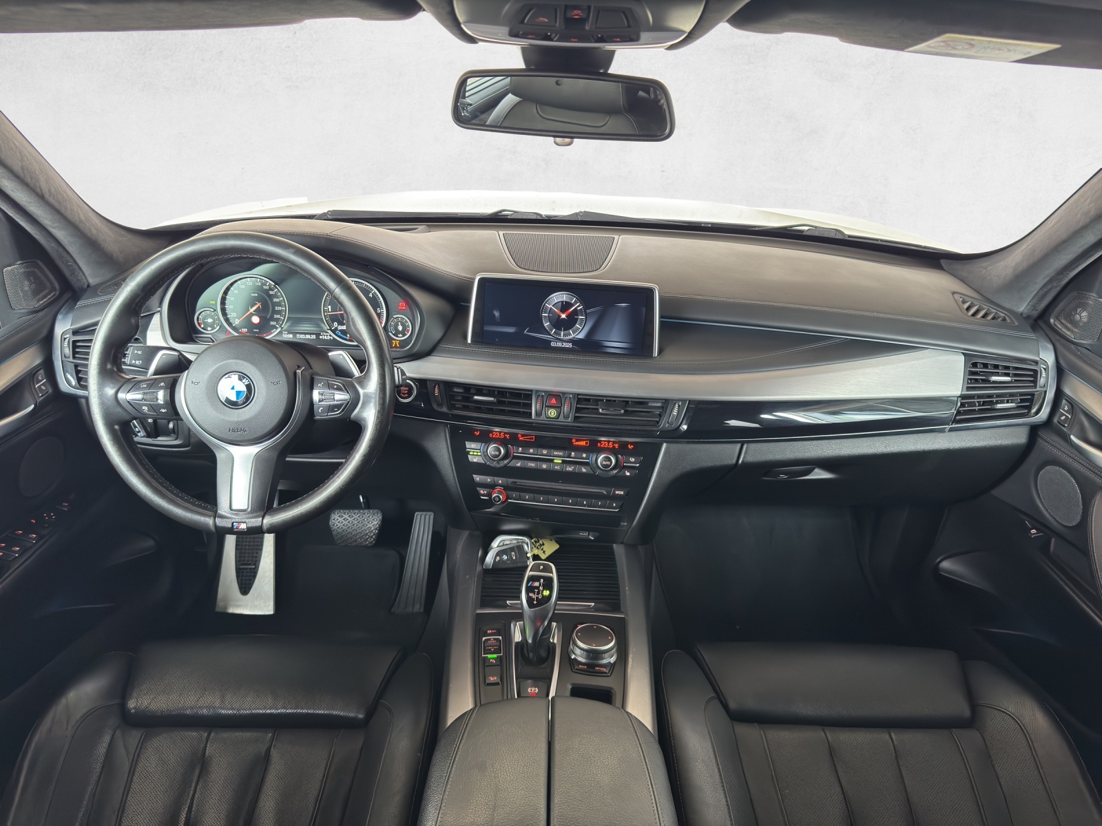 BMW X5 xDrive M50d Steptronic-image-12