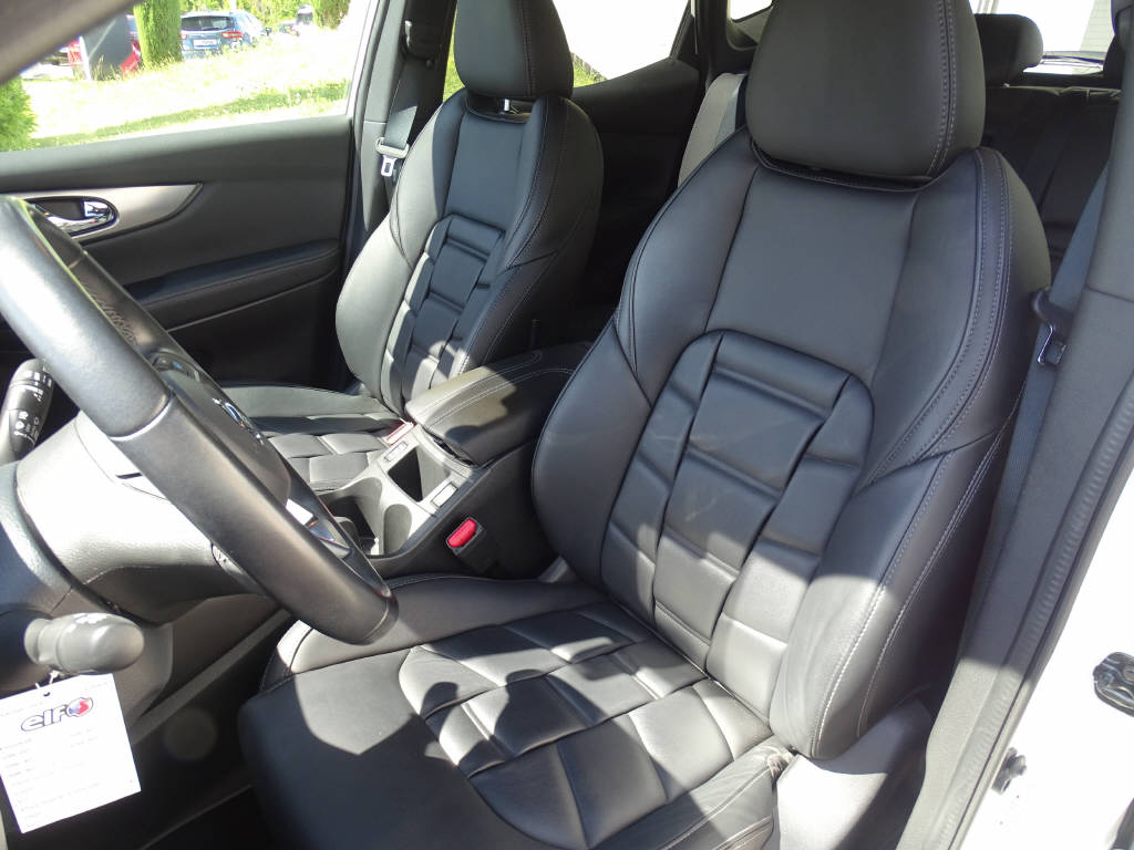 NISSAN Qashqai 1.7 dCi Tekna 4x4-image-3
