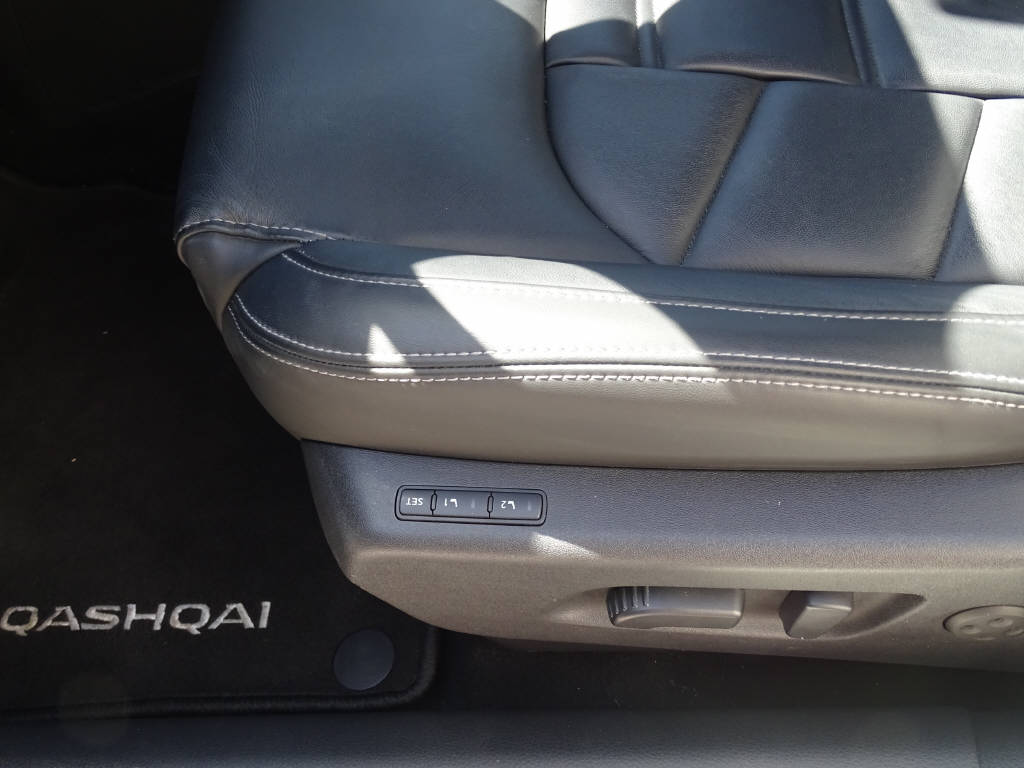 NISSAN Qashqai 1.7 dCi Tekna 4x4-image-4