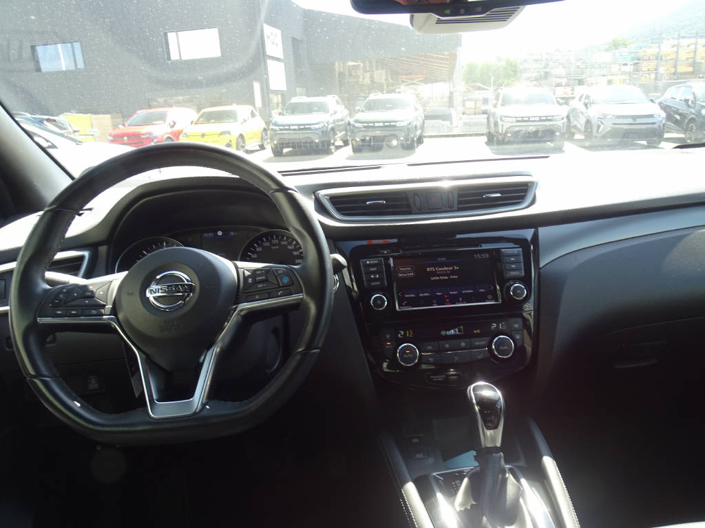 NISSAN Qashqai 1.7 dCi Tekna 4x4-image-8