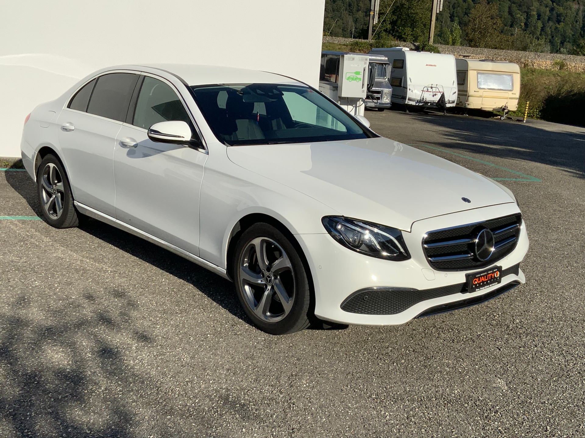 MERCEDES-BENZ E 220 d Avantgarde 9G-Tronic-image-2