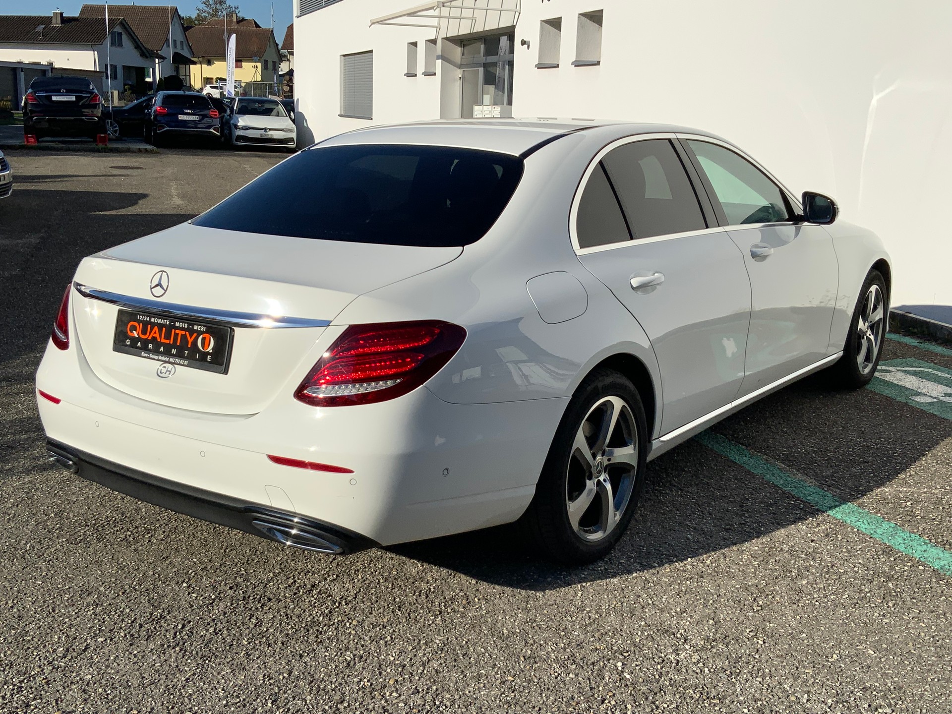 MERCEDES-BENZ E 220 d Avantgarde 9G-Tronic-image-4