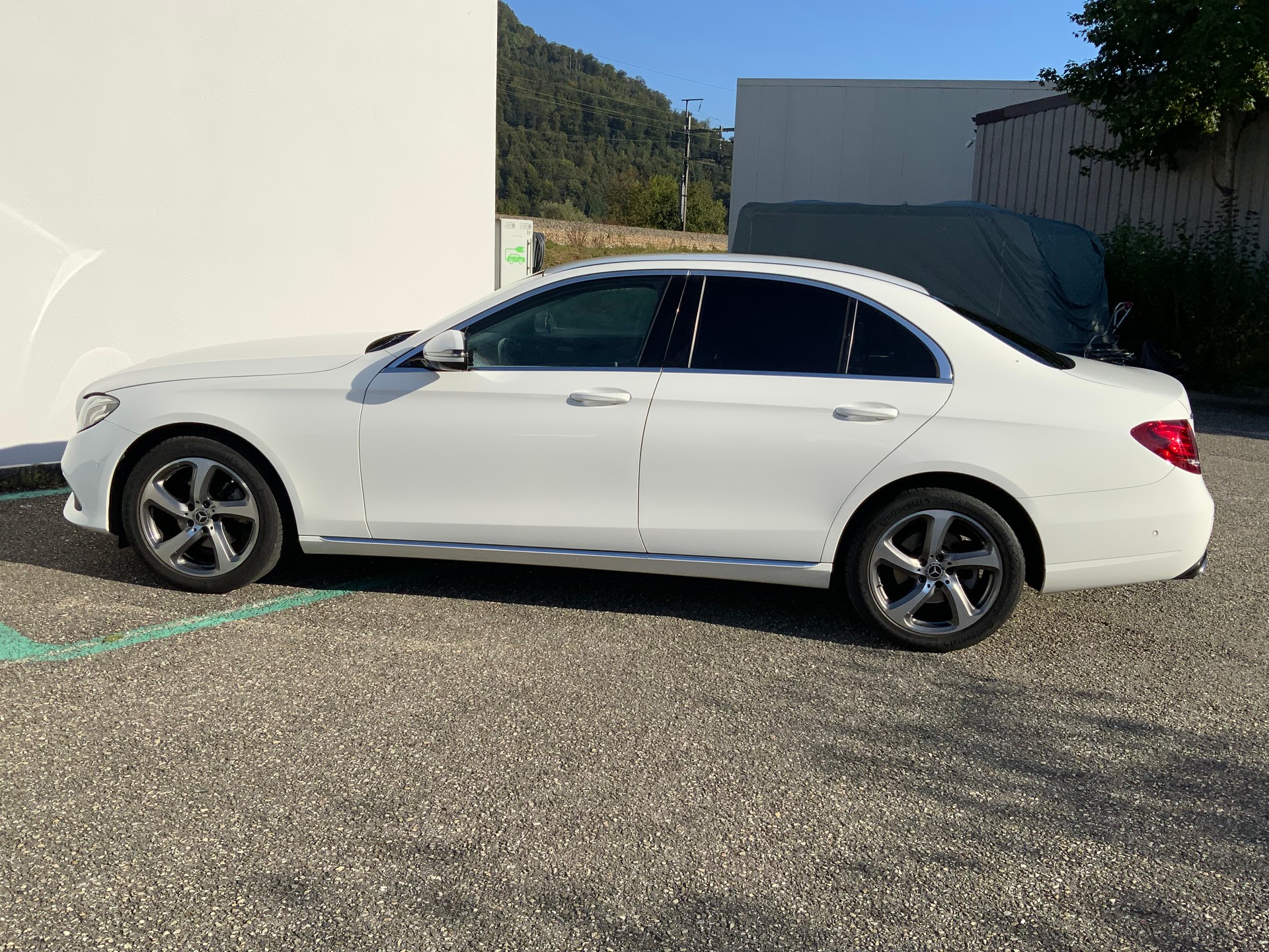 MERCEDES-BENZ E 220 d Avantgarde 9G-Tronic-image-7