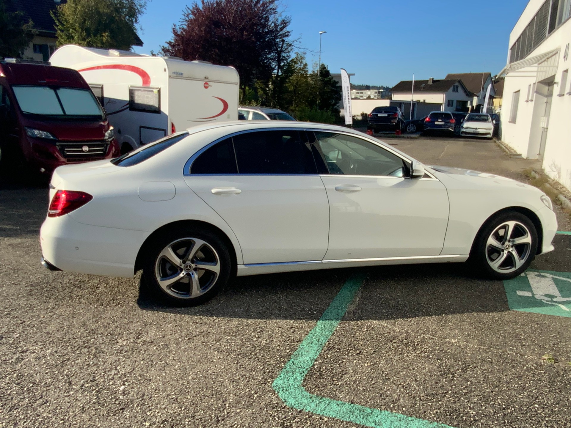 MERCEDES-BENZ E 220 d Avantgarde 9G-Tronic-image-5