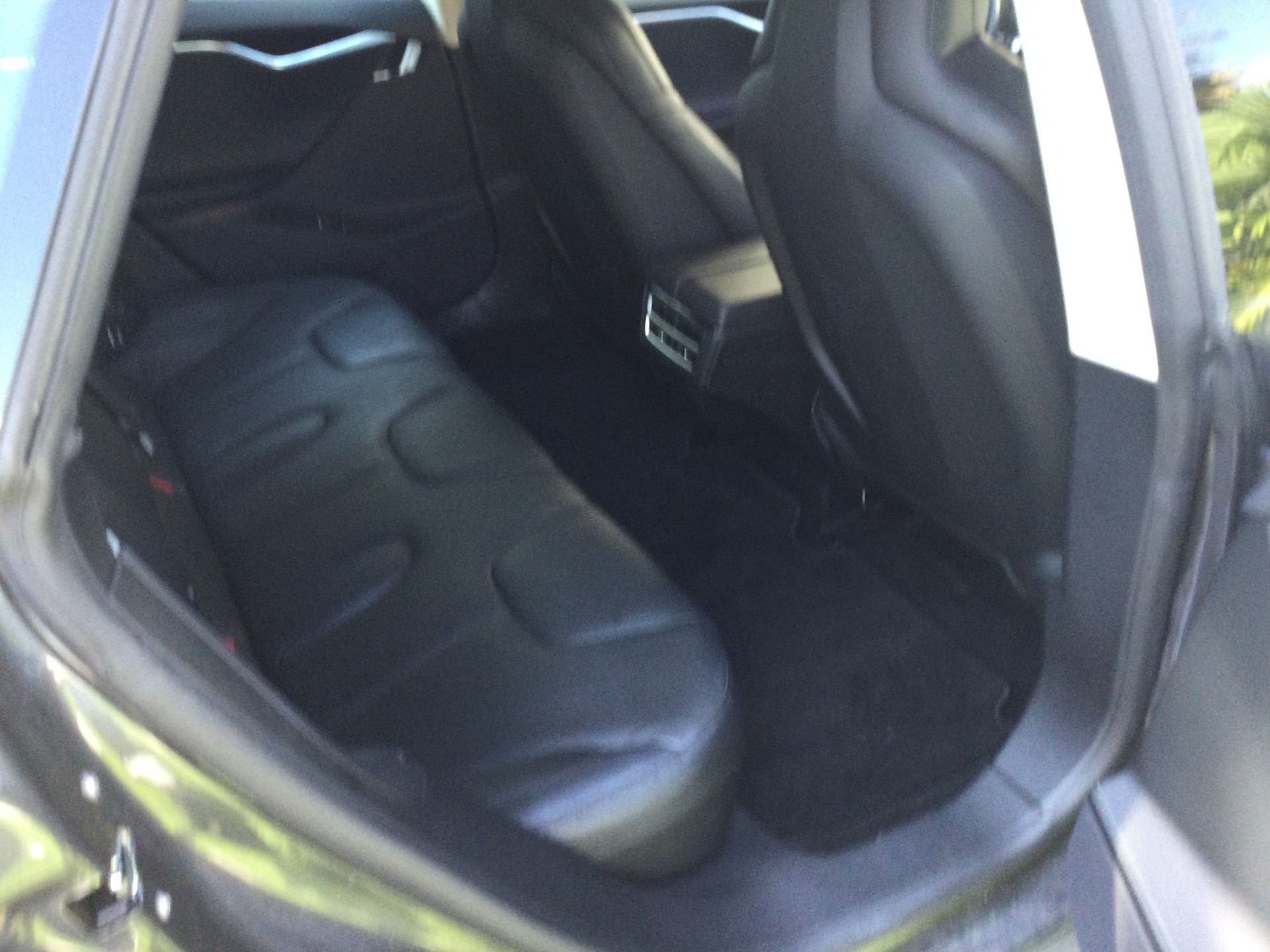 TESLA Model S 90 D 525 PS Allradantrieb AUTOPILOT Panoramaschiebedach Premiumsound ausgezeichnete Batterie ab MFK-image-6