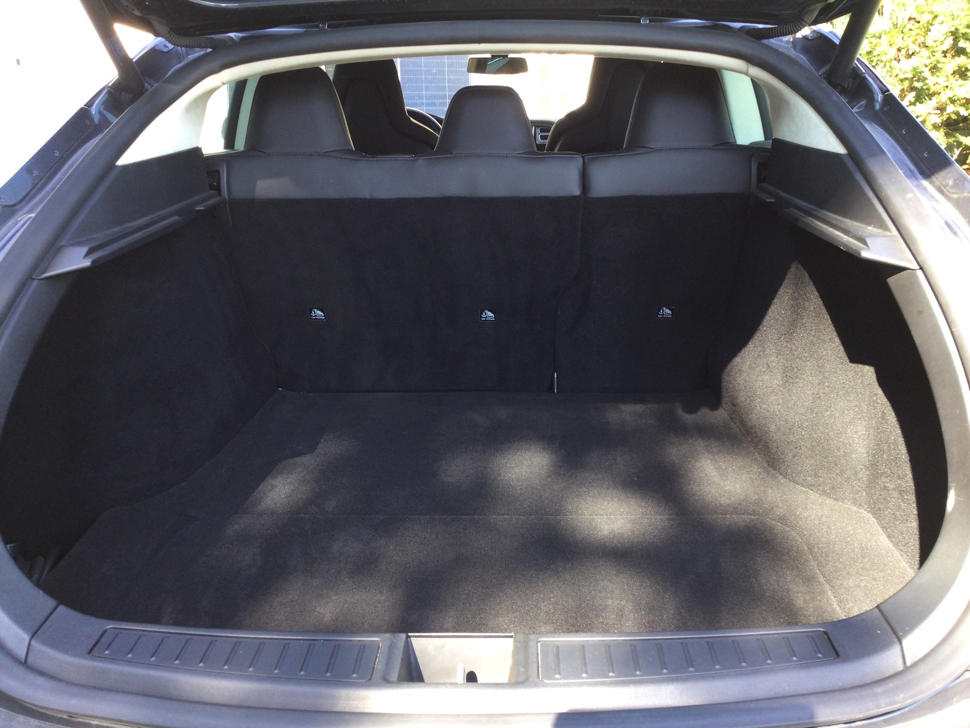 TESLA Model S 90 D 525 PS Allradantrieb AUTOPILOT Panoramaschiebedach Premiumsound ausgezeichnete Batterie ab MFK-image-10