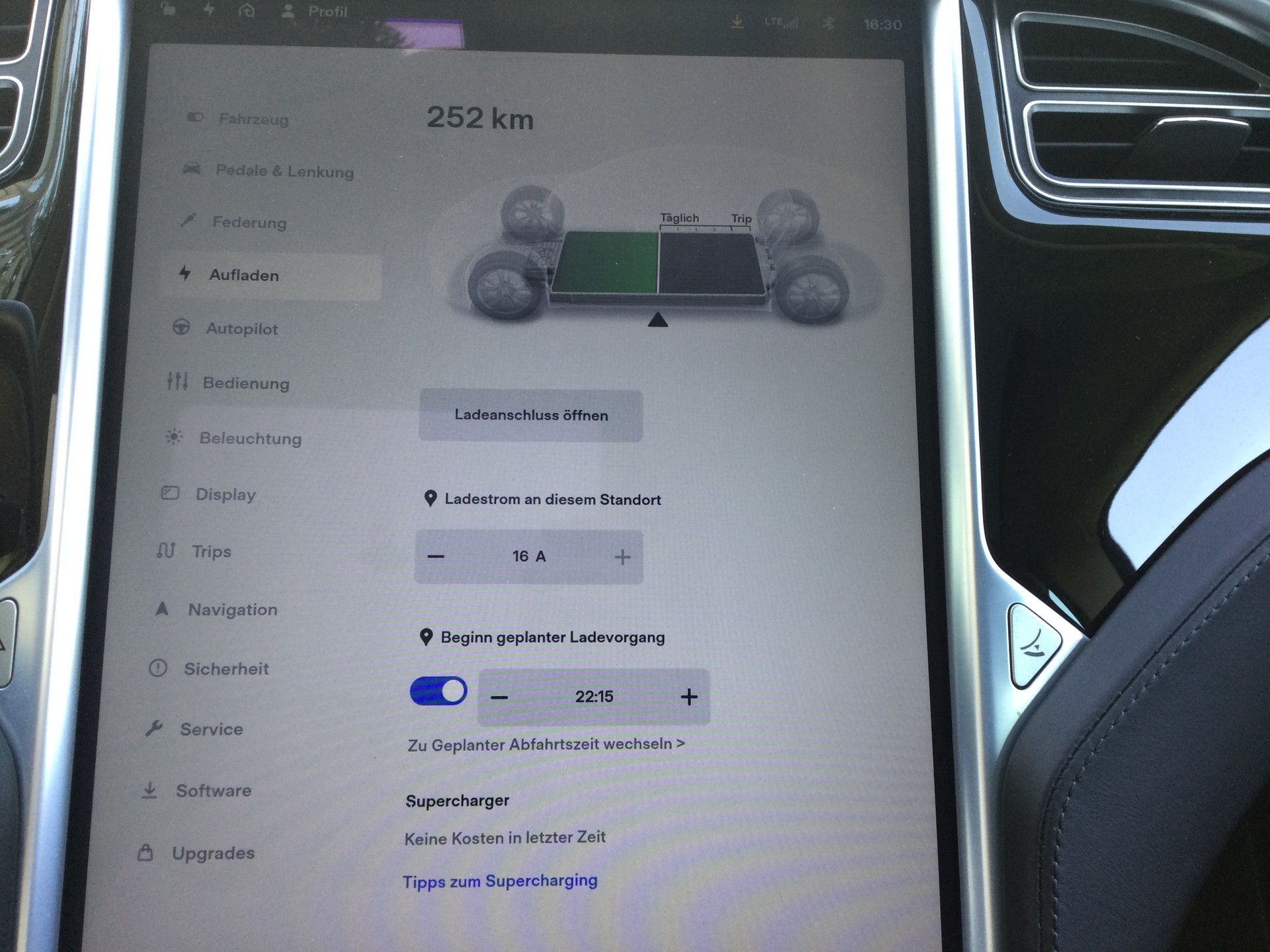 TESLA Model S 90 D 525 PS Allradantrieb AUTOPILOT Panoramaschiebedach Premiumsound ausgezeichnete Batterie ab MFK-image-13