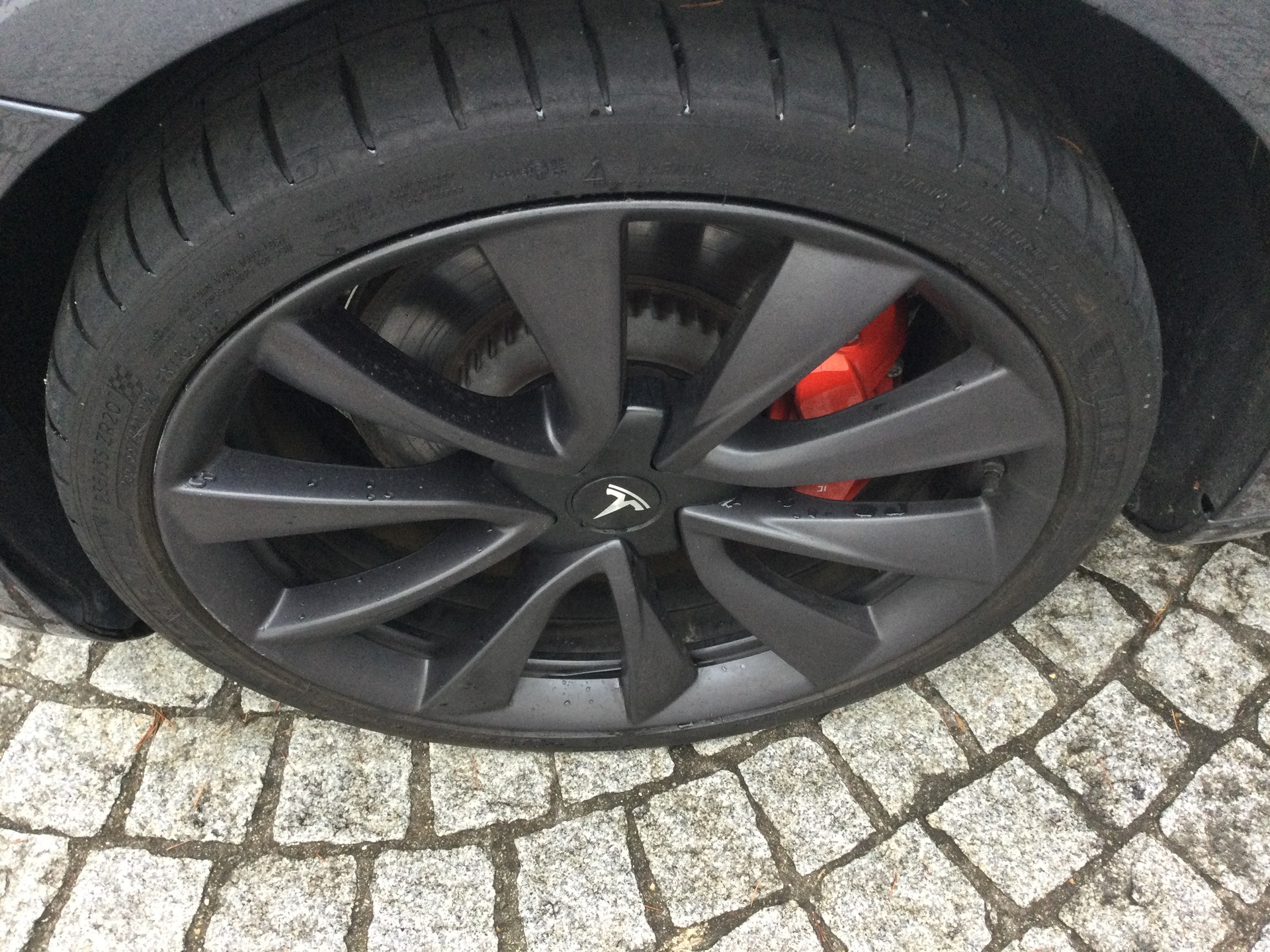 TESLA Model S 90 D 525 PS Allradantrieb AUTOPILOT Panoramaschiebedach Premiumsound ausgezeichnete Batterie ab MFK-image-15