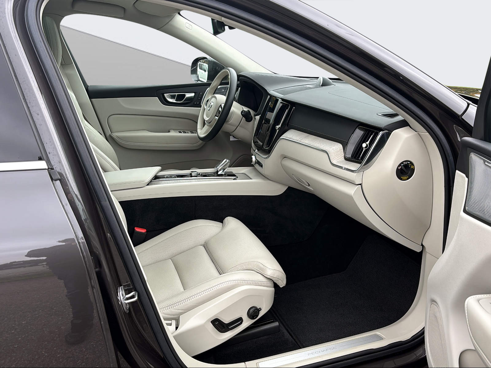 VOLVO XC60 2.0 T8 TE Inscription eAWD-image-14