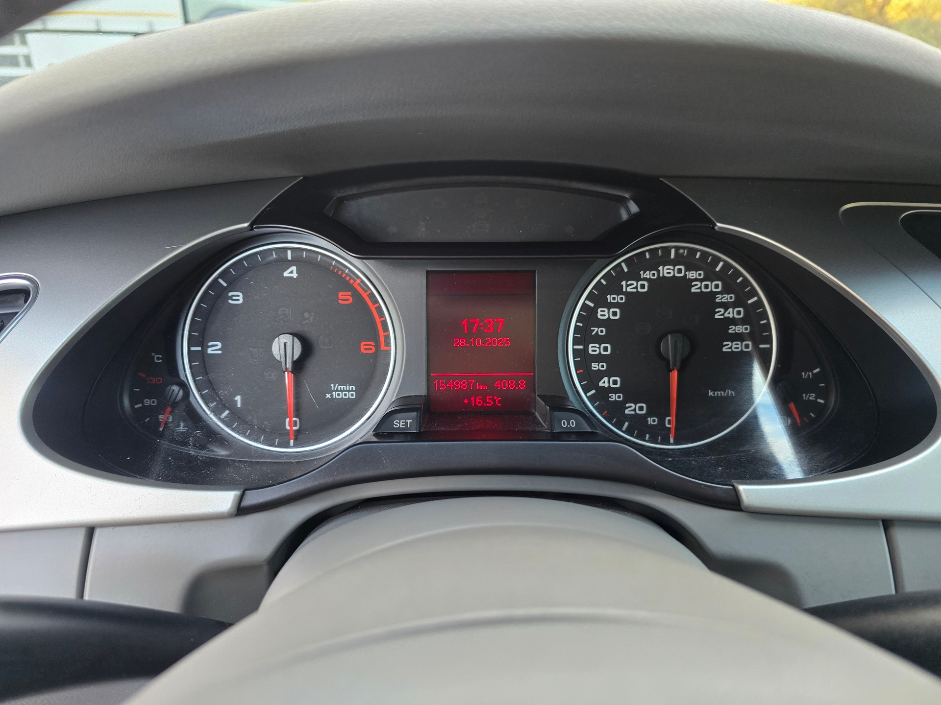 AUDI A4 Avant 2.0 TDI-image-18