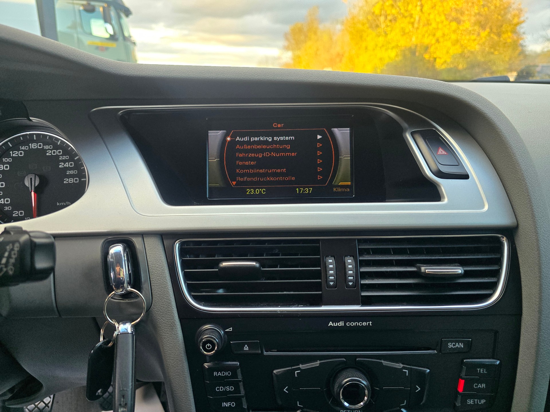 AUDI A4 Avant 2.0 TDI-image-23