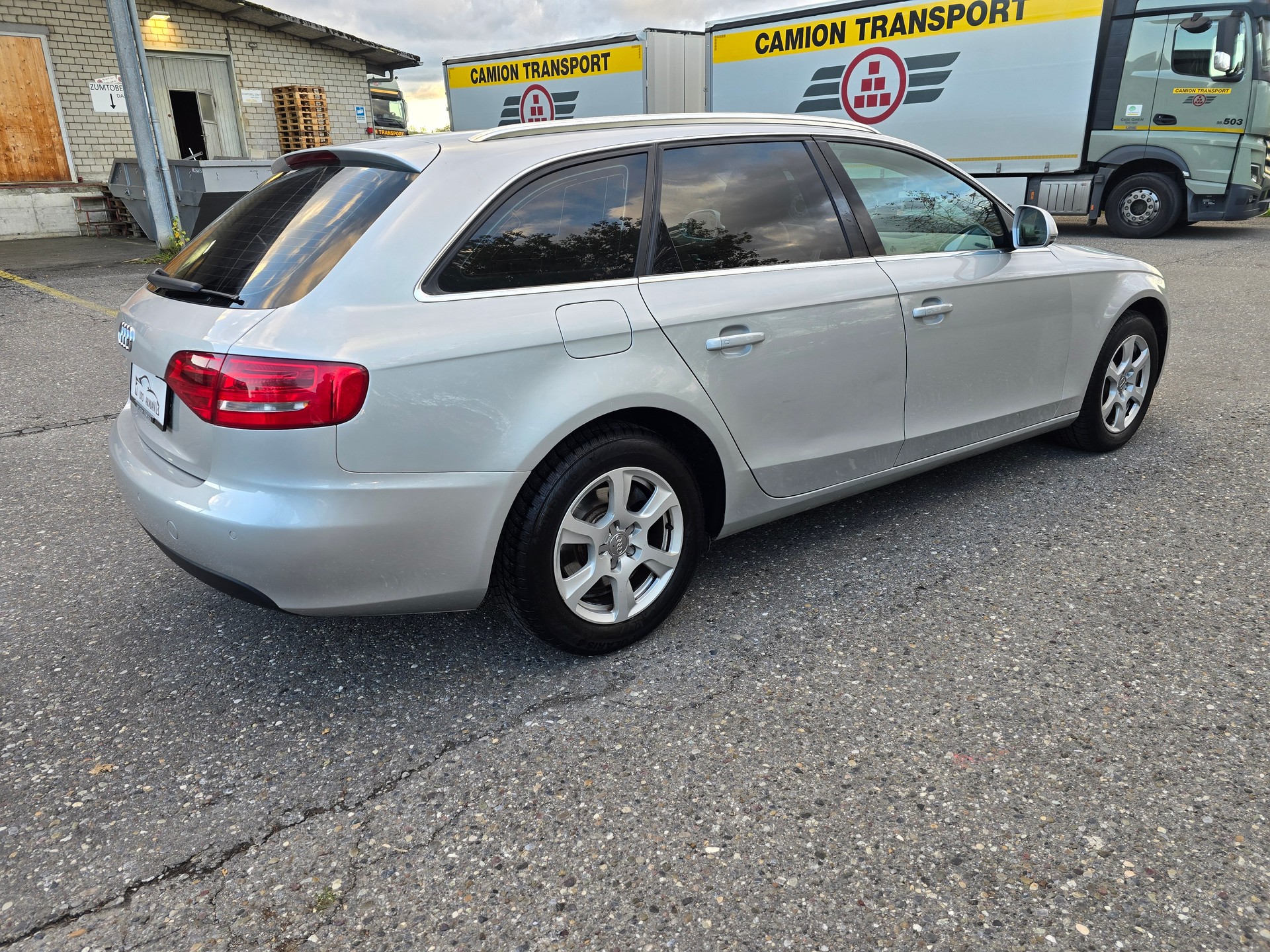 AUDI A4 Avant 2.0 TDI-image-5