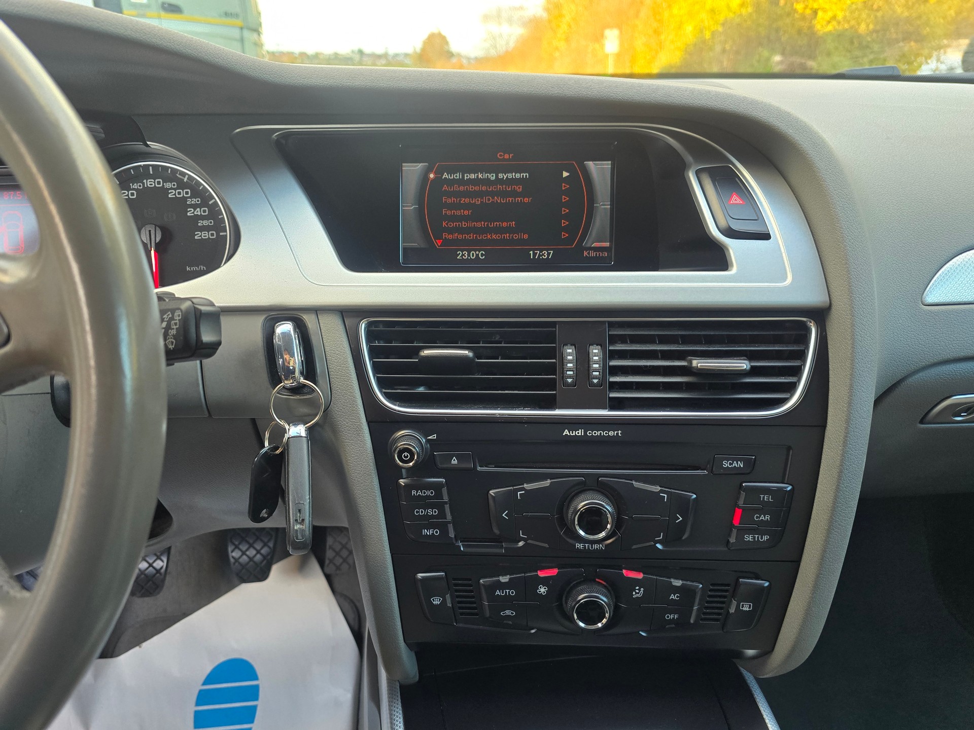 AUDI A4 Avant 2.0 TDI-image-21