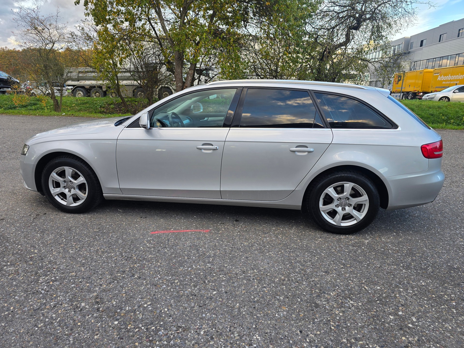 AUDI A4 Avant 2.0 TDI-image-7