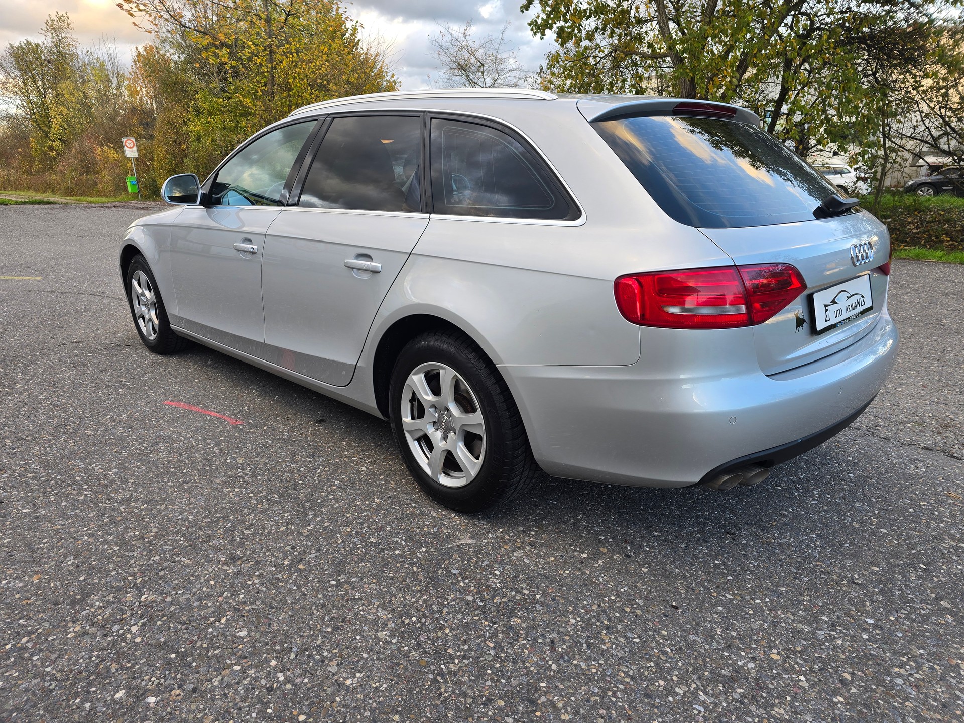 AUDI A4 Avant 2.0 TDI-image-4