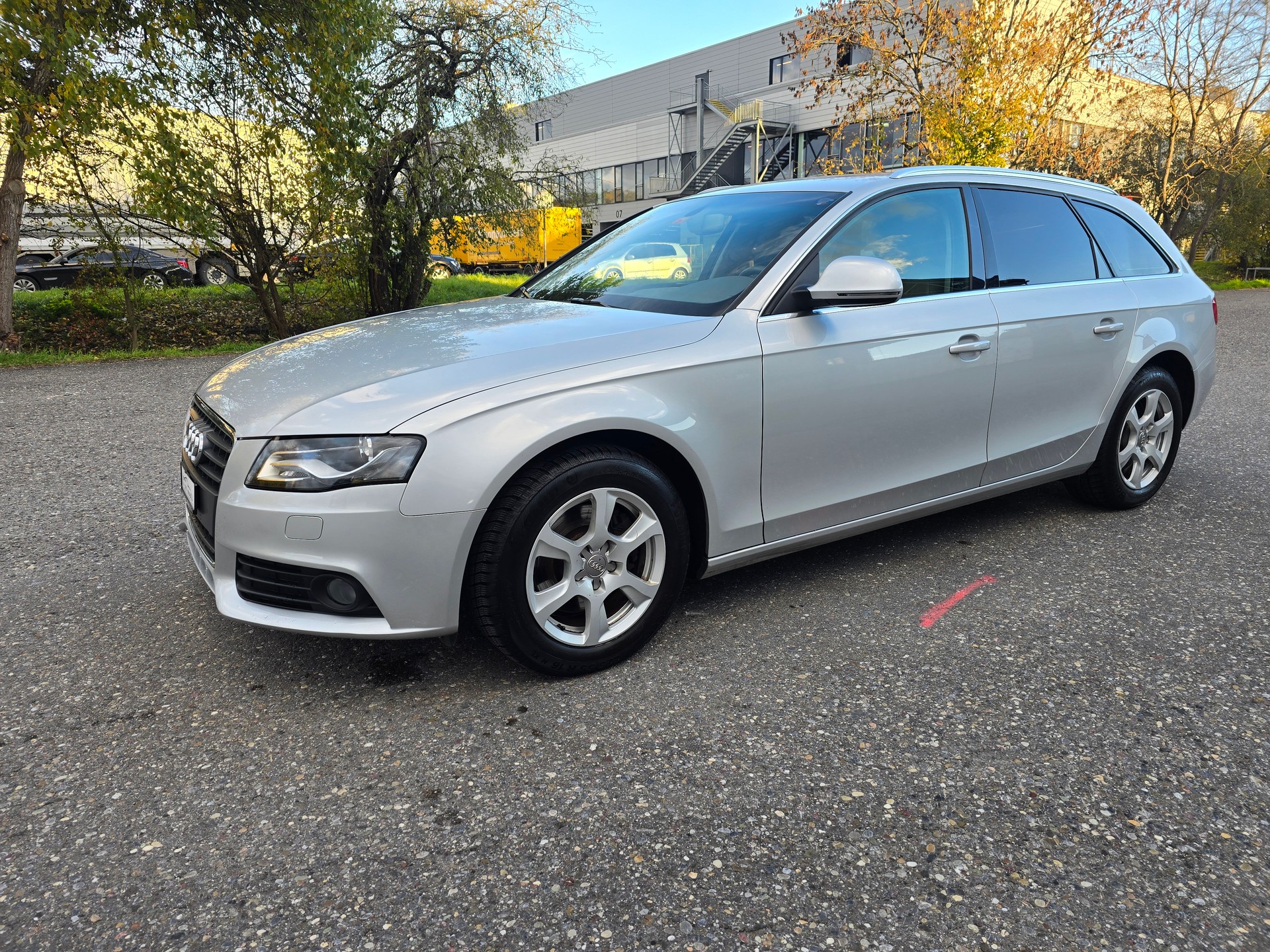 AUDI A4 Avant 2.0 TDI-showroom-element-1