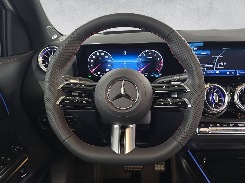MERCEDES-BENZ GLA 250 Swiss Star-image-11