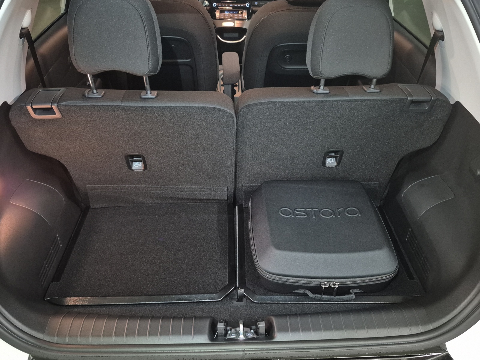 HYUNDAI Inster Electric Amplia Interior schwarz-image-9