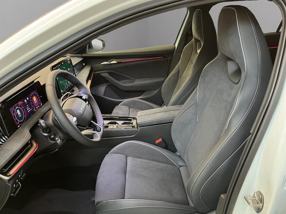 SKODA Superb Combi 2.0 TSI Sportline 4x4 DSG-image-5
