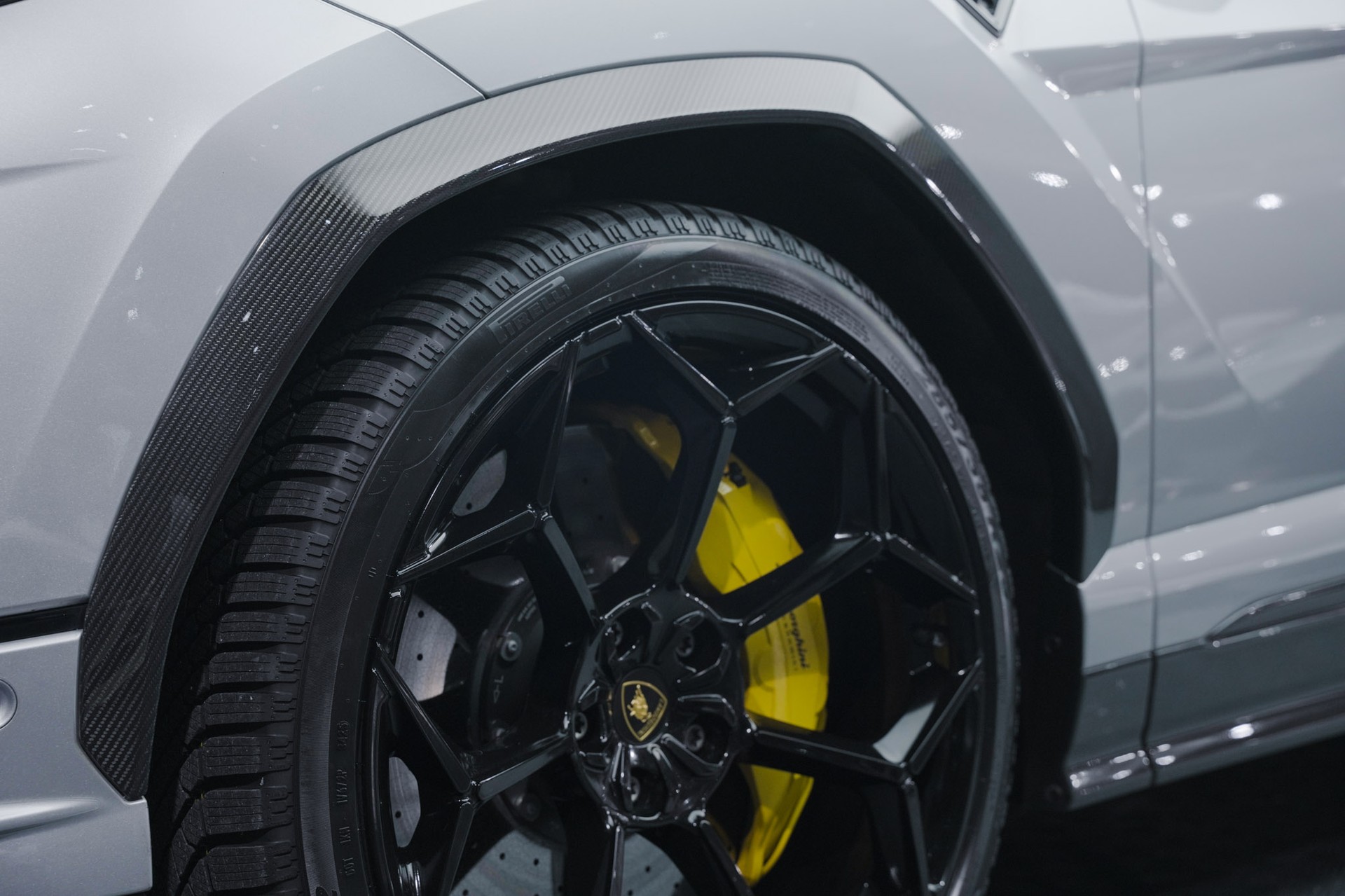 LAMBORGHINI Urus Performante *Full Carbon* *Akrapovic* *B&O*-image-11