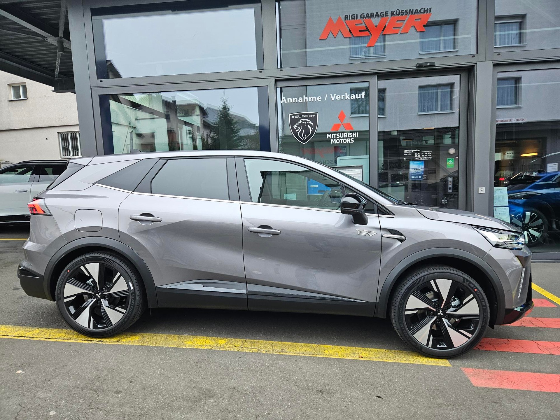 MITSUBISHI Grandis 1.8 HEV Intense-showroom-element-1