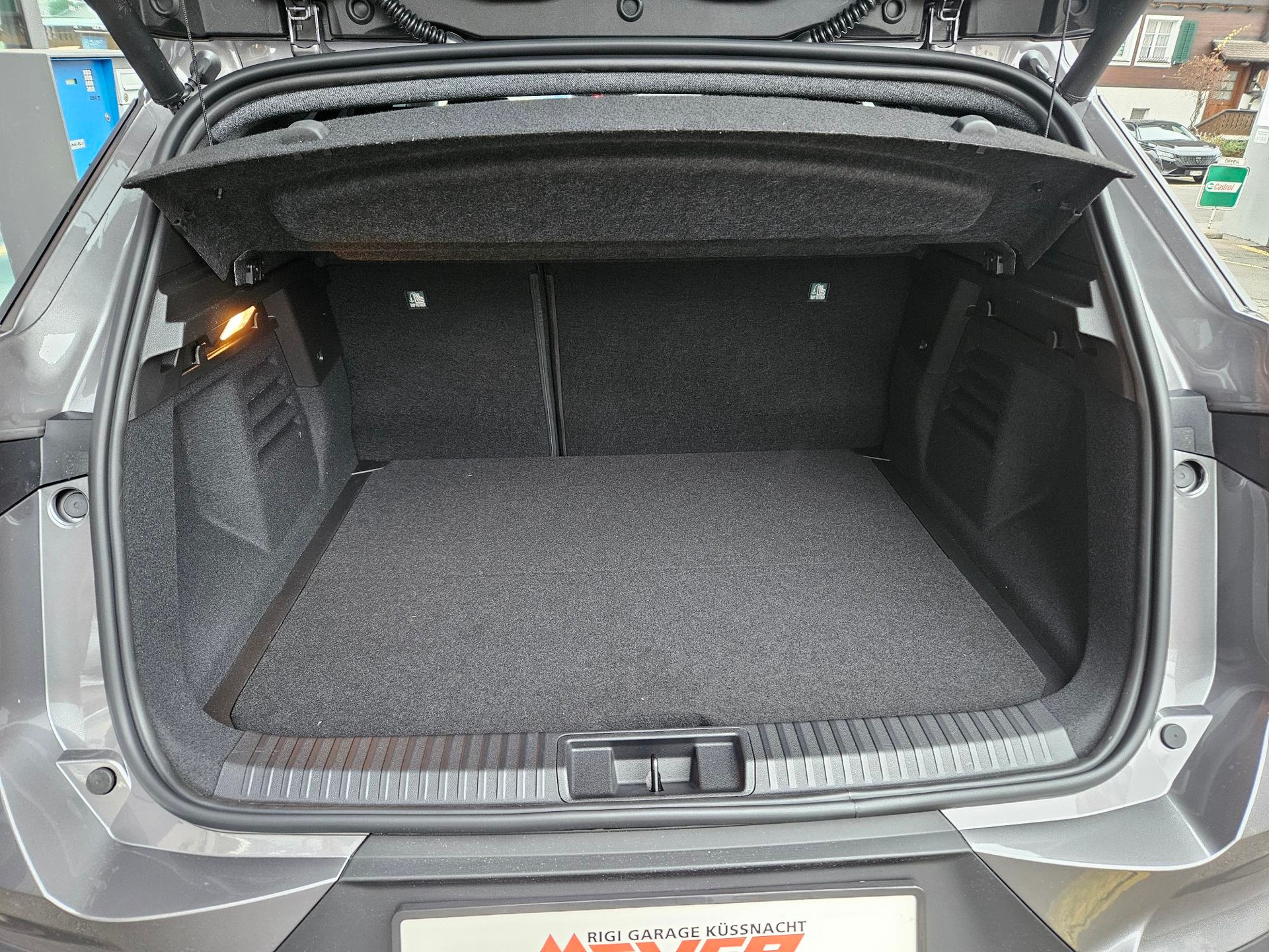 MITSUBISHI Grandis 1.8 HEV Intense-image-10
